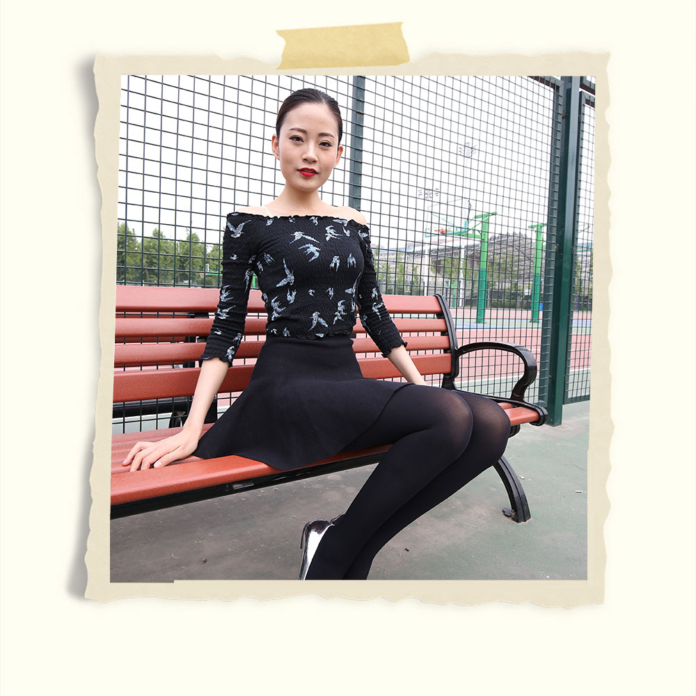 学院小姐姐长丝脚下+一个视频
