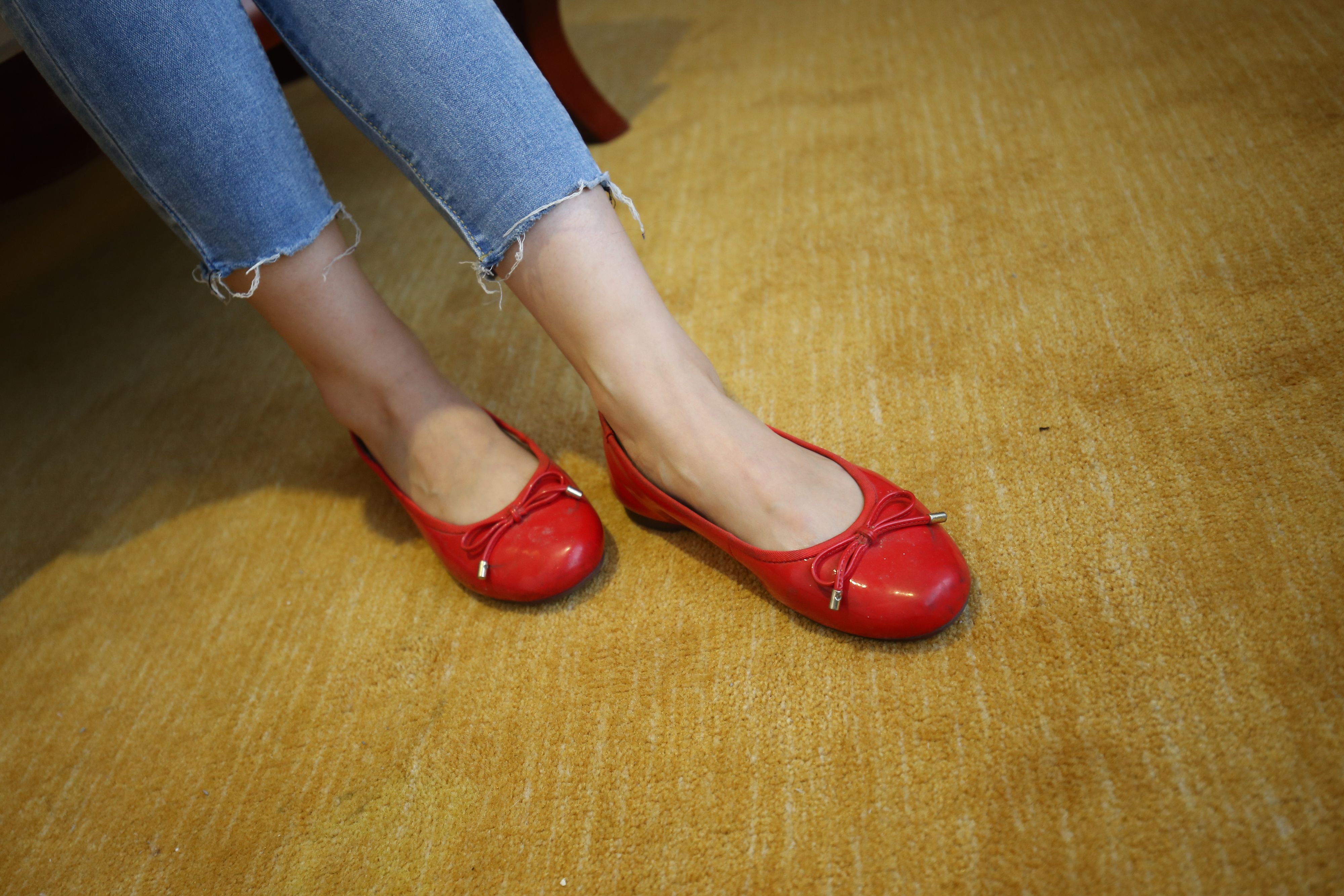 《酒店yue拍牛仔裤の裸足+视频一部》作品图