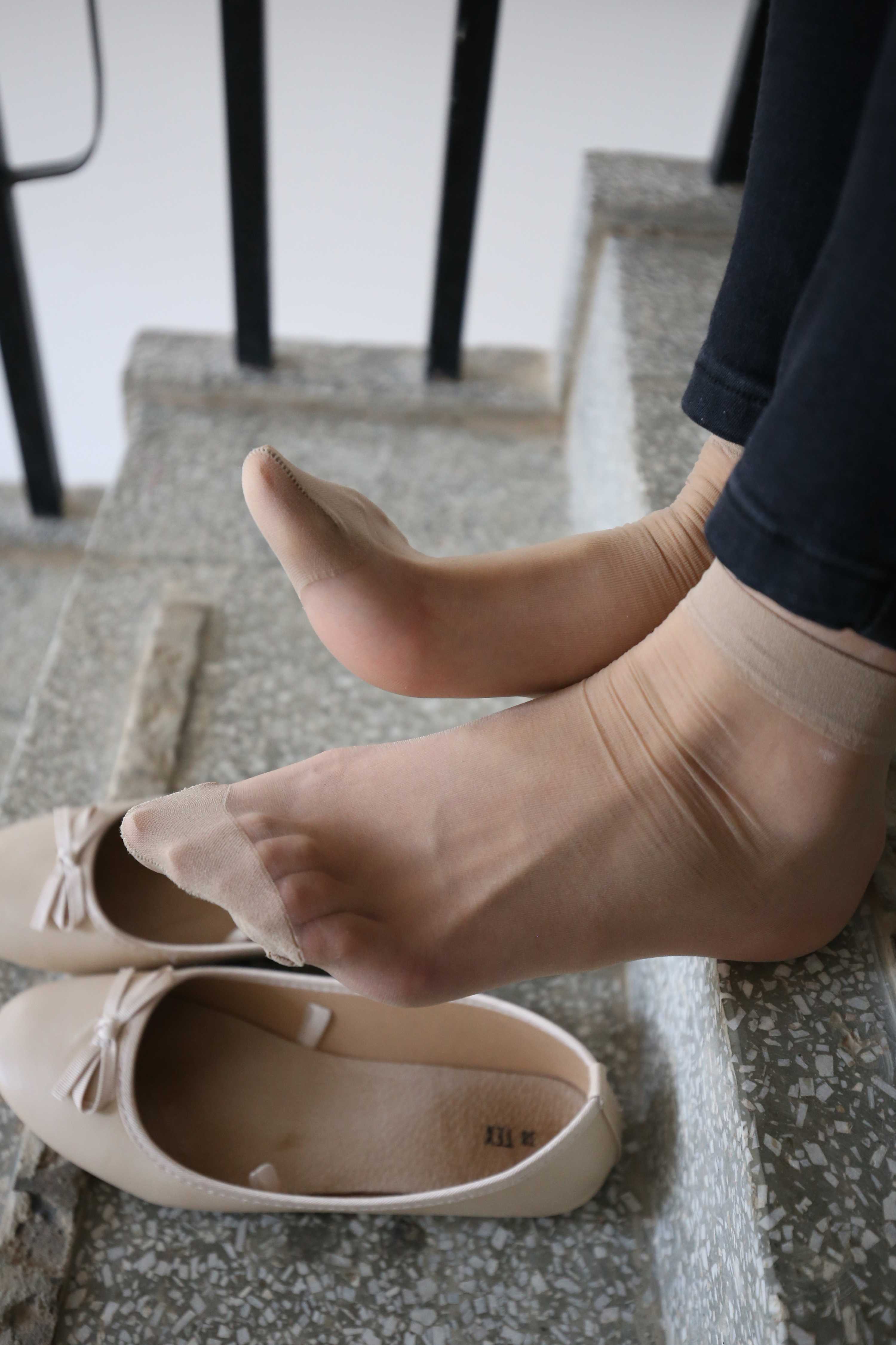 《黑色休闲裤の肉丝脚丫+视频一部》作品图