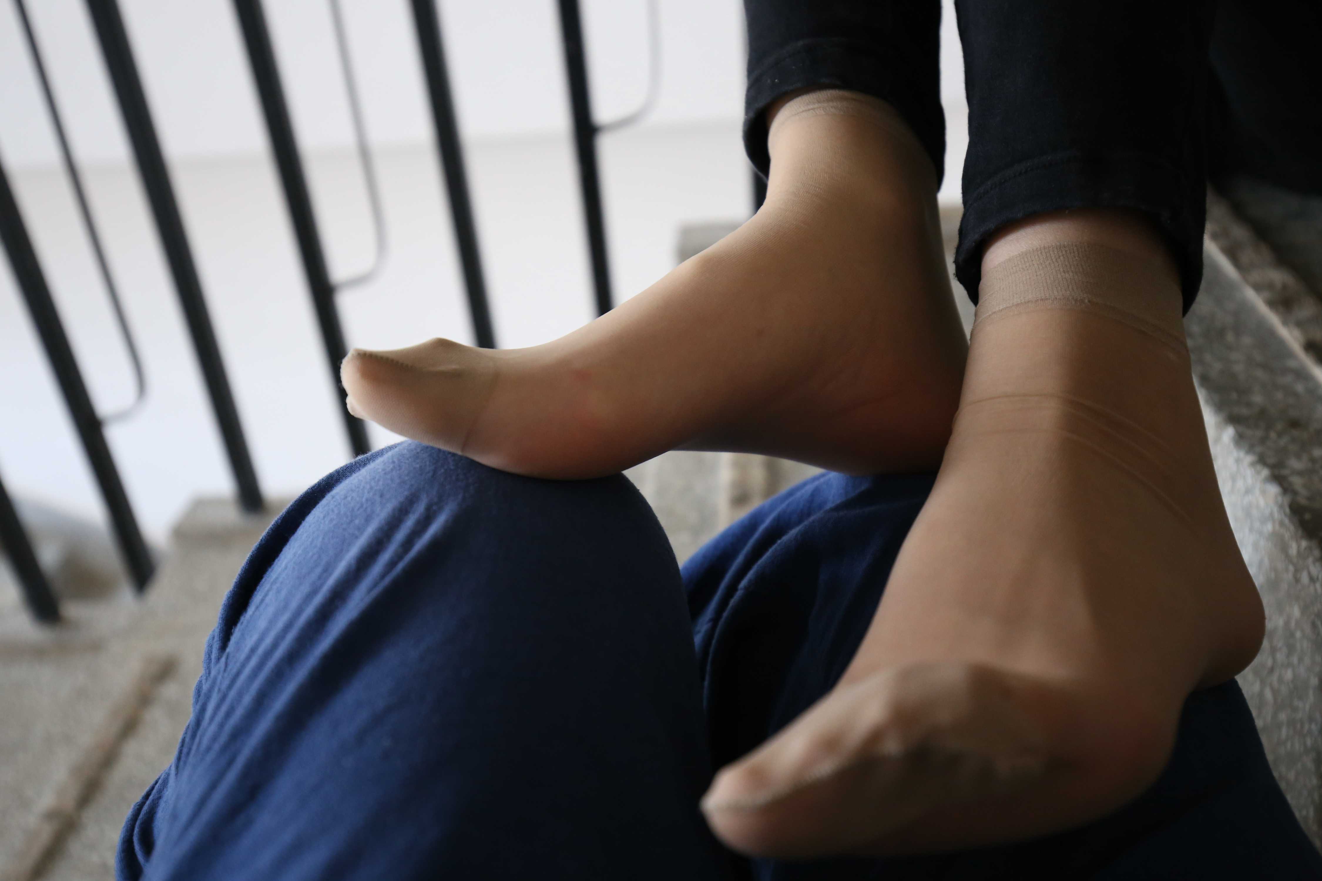 《黑色休闲裤の肉丝脚丫+视频一部》作品图