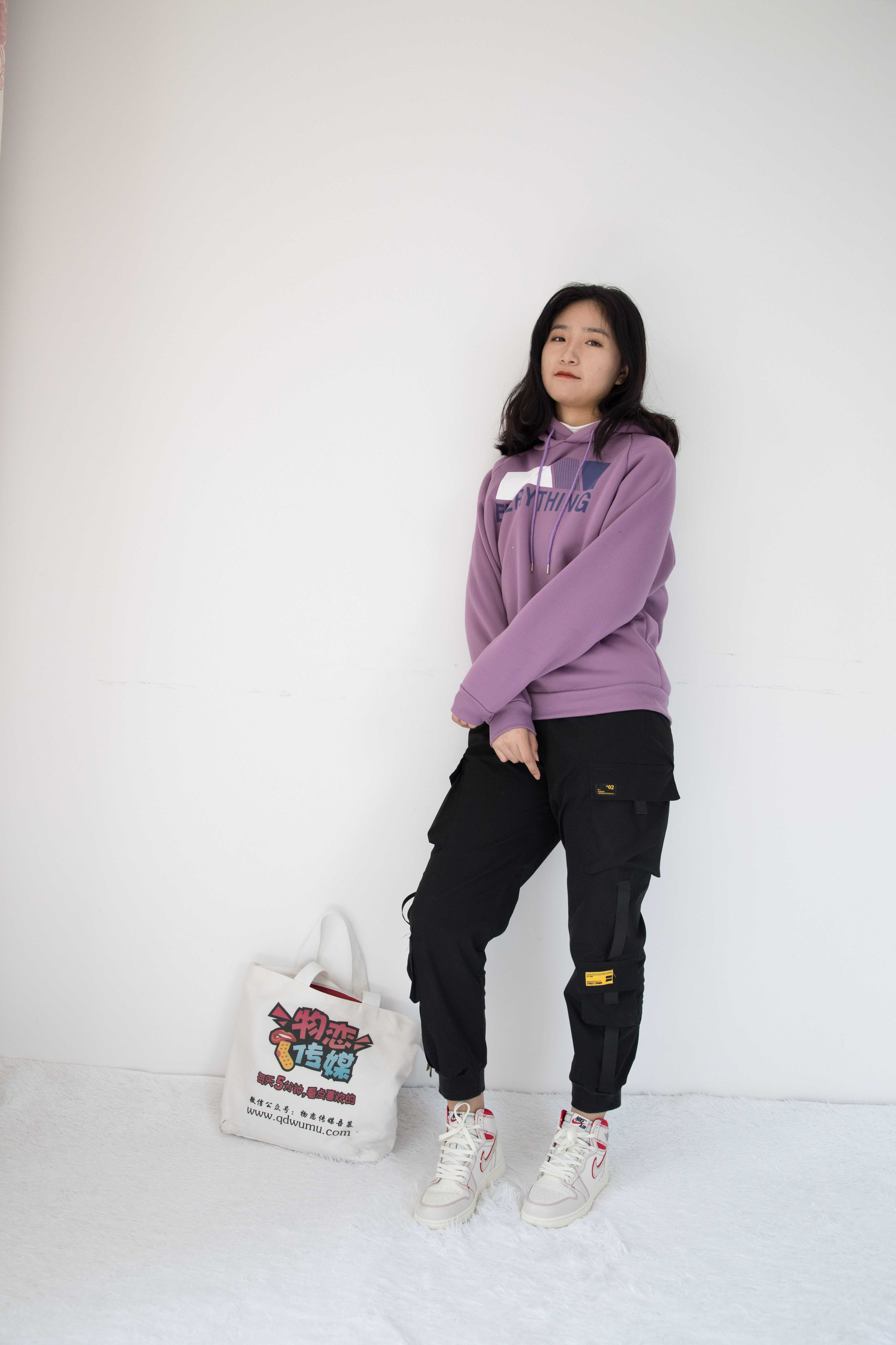 《学生妹棉袜の裸足+视频一部》作品图