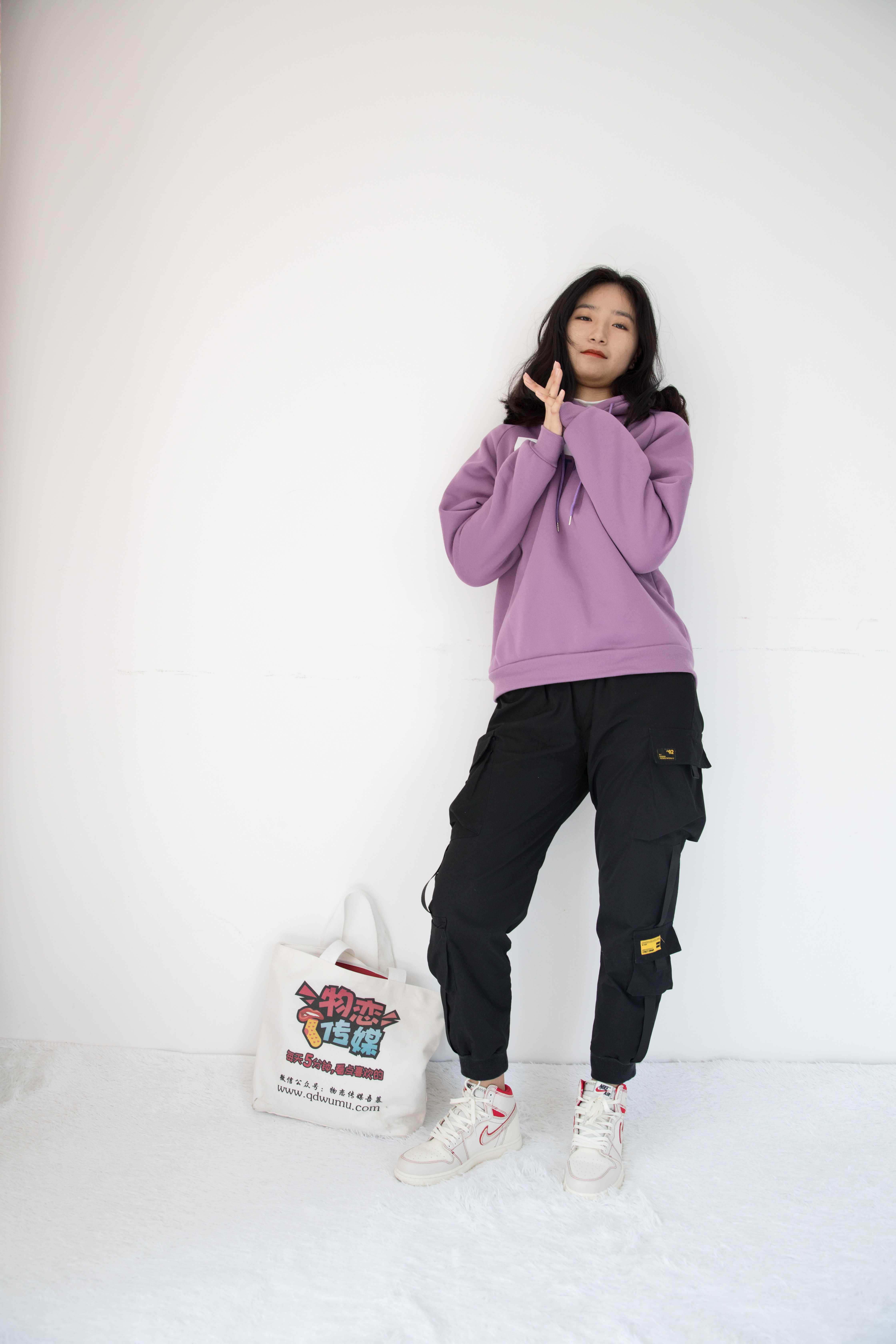 《学生妹棉袜の裸足+视频一部》作品图