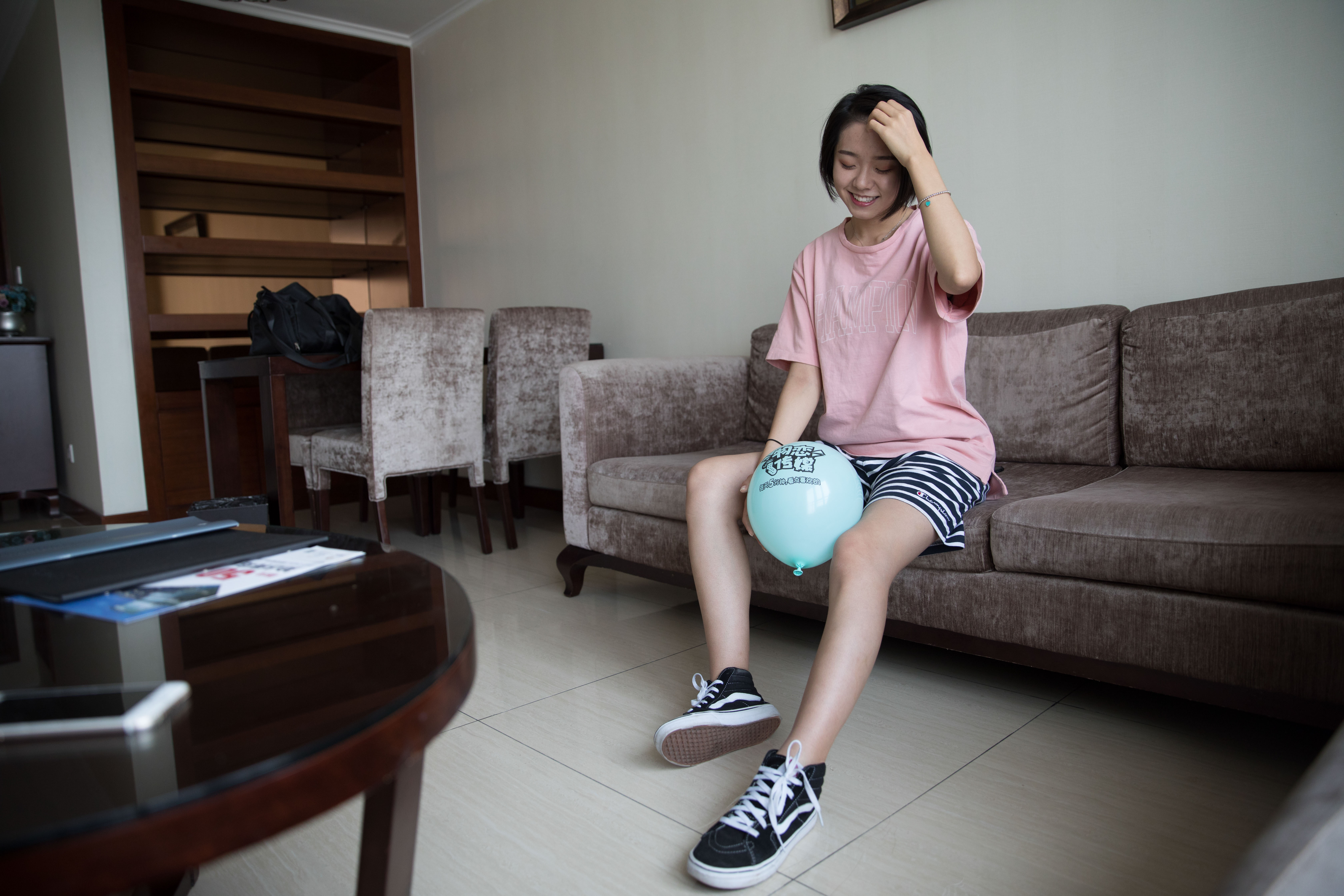 《爱笑的小女生+视频一部》作品图