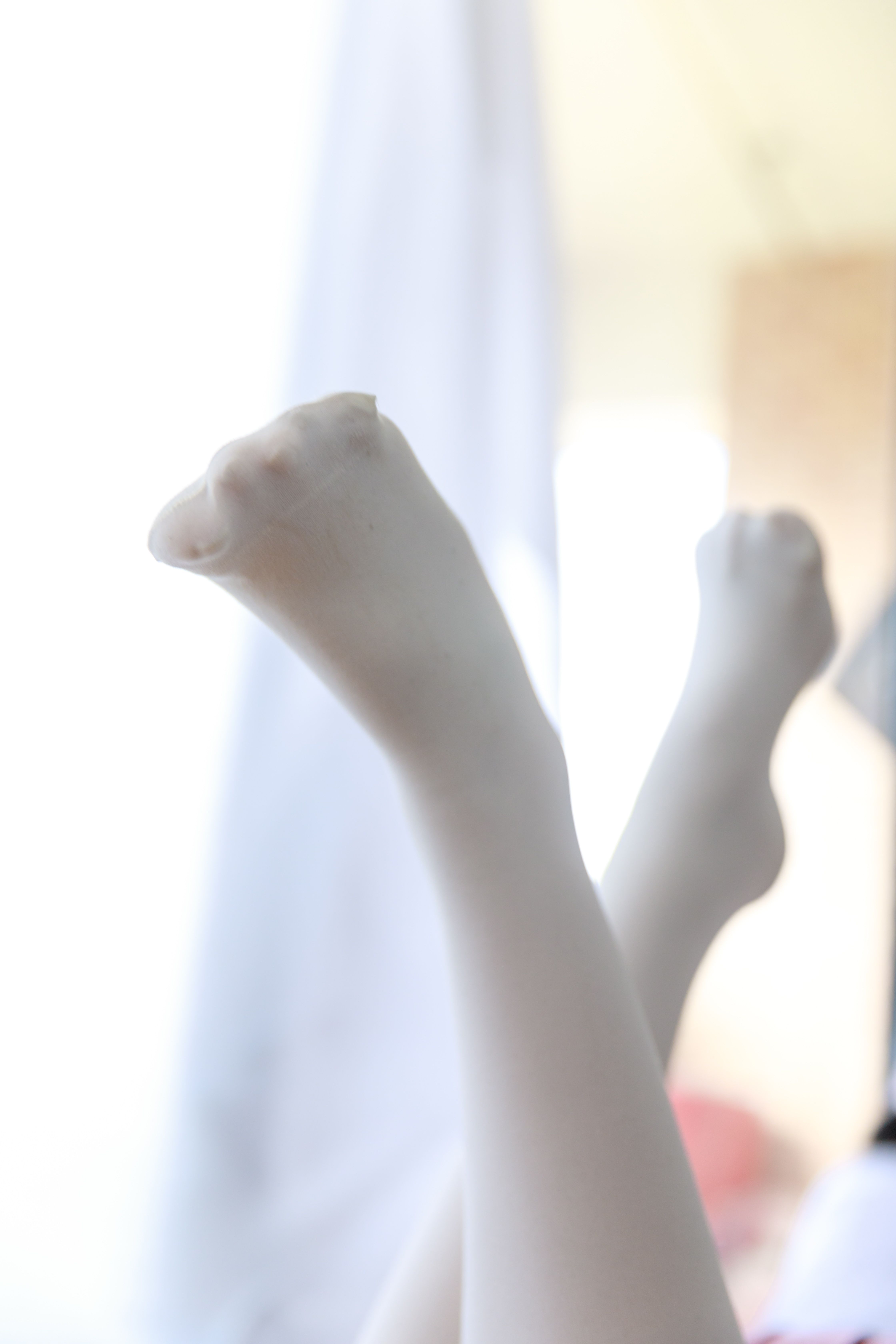 《制服妹纸长白丝袜脚+视频一部》作品图