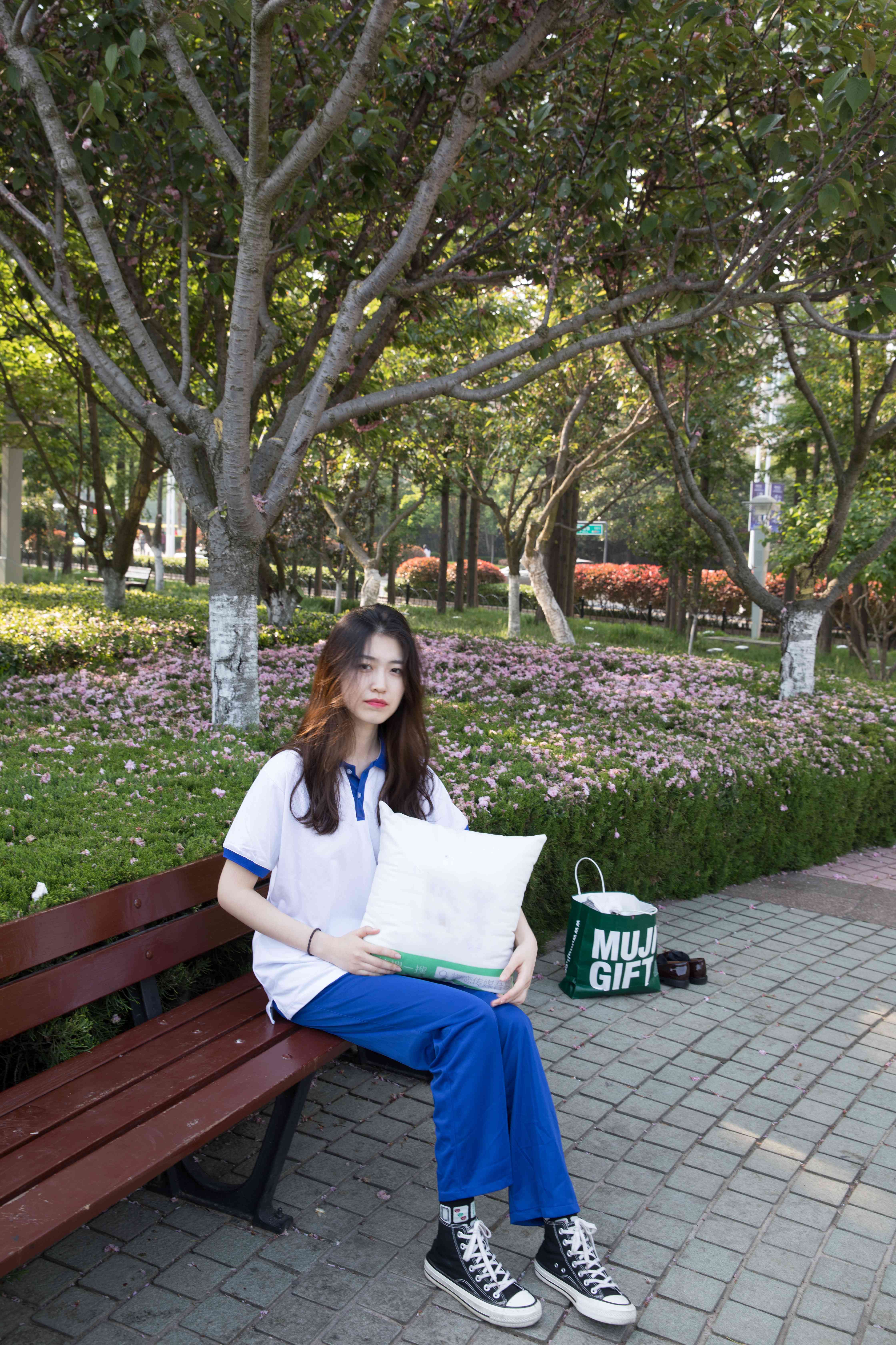 《公园里的校服清新风+视频花絮》作品图