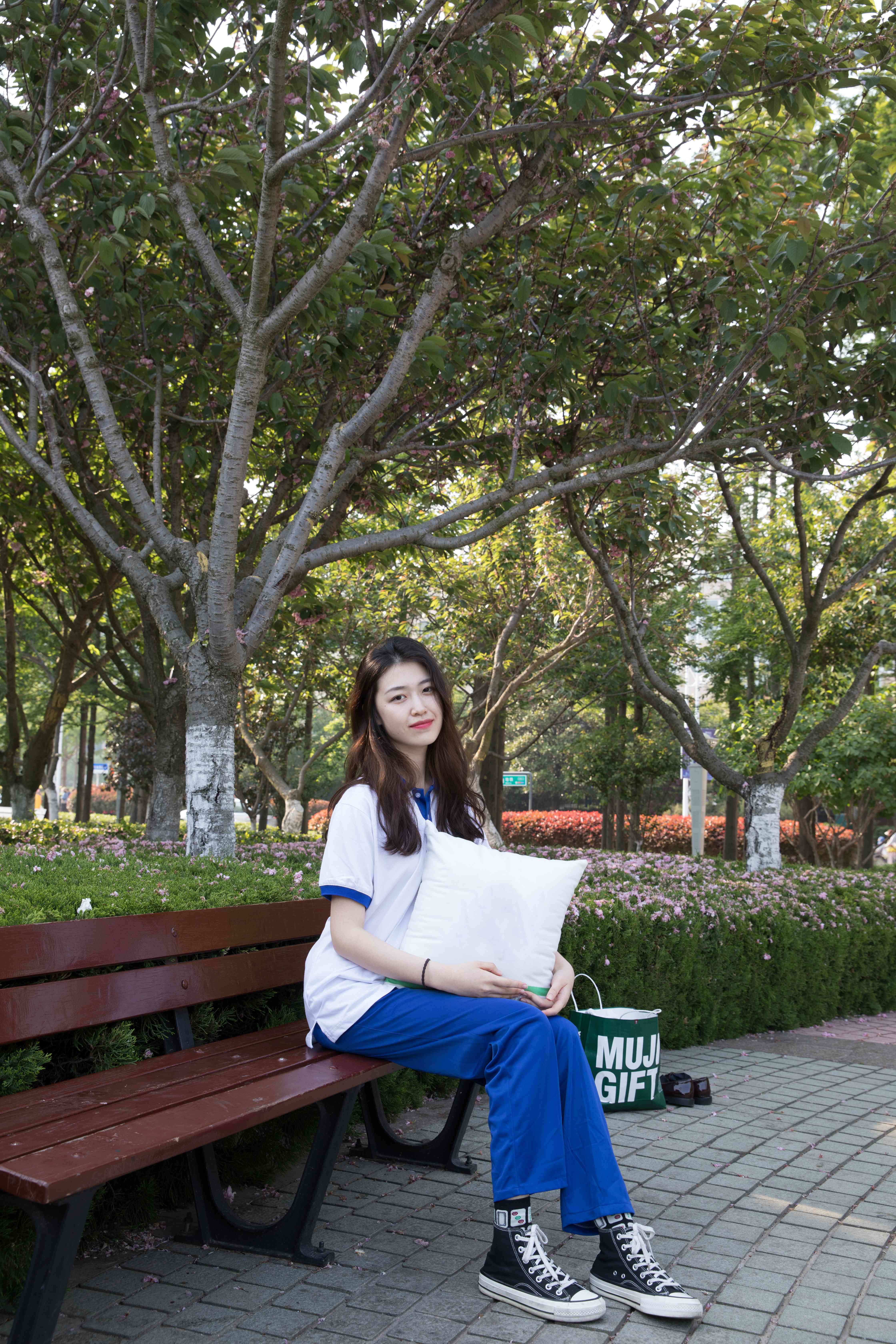 《公园里的校服清新风+视频花絮》作品图