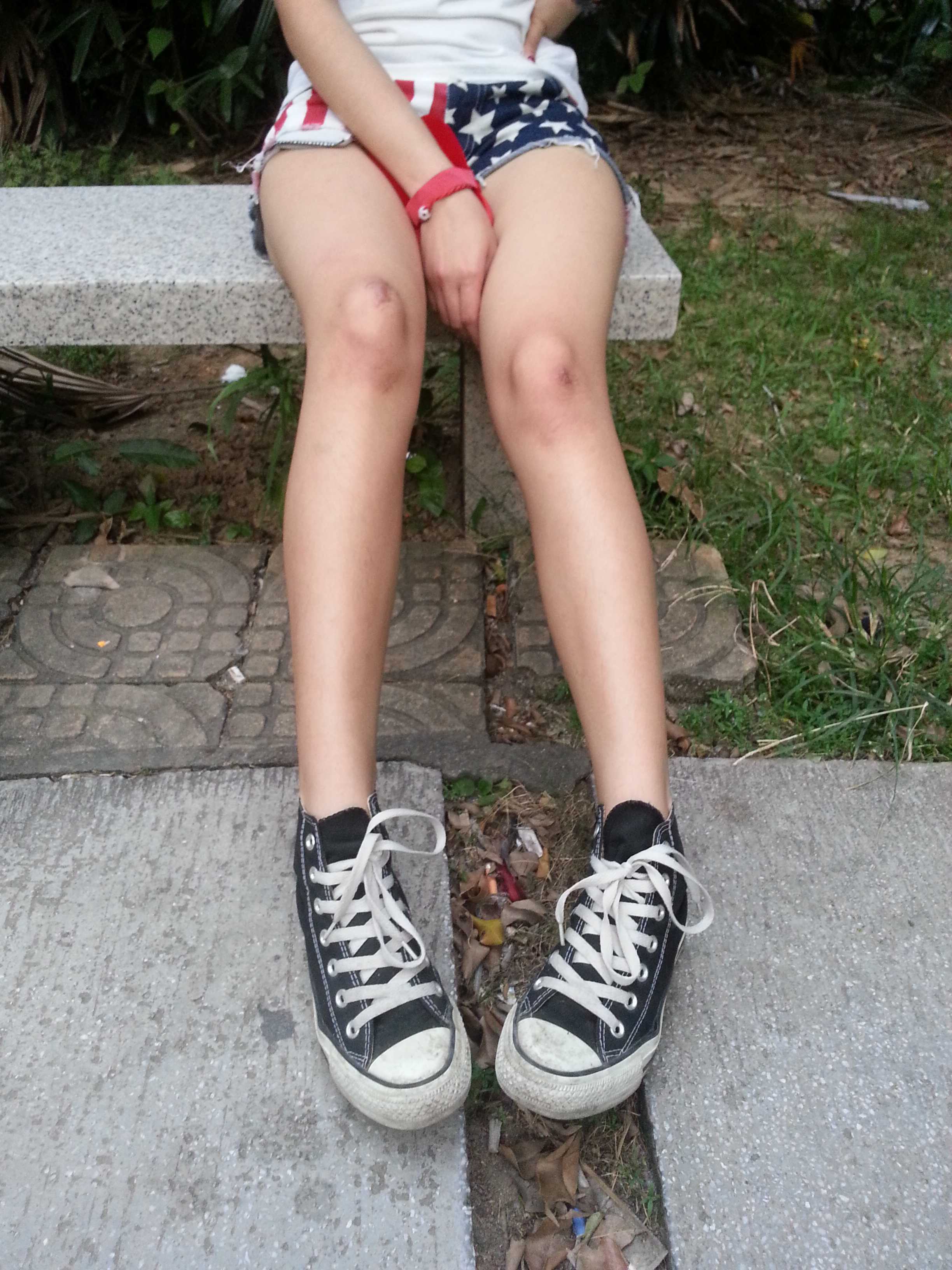 《热裤帆布鞋の斑点船袜脚》作品图