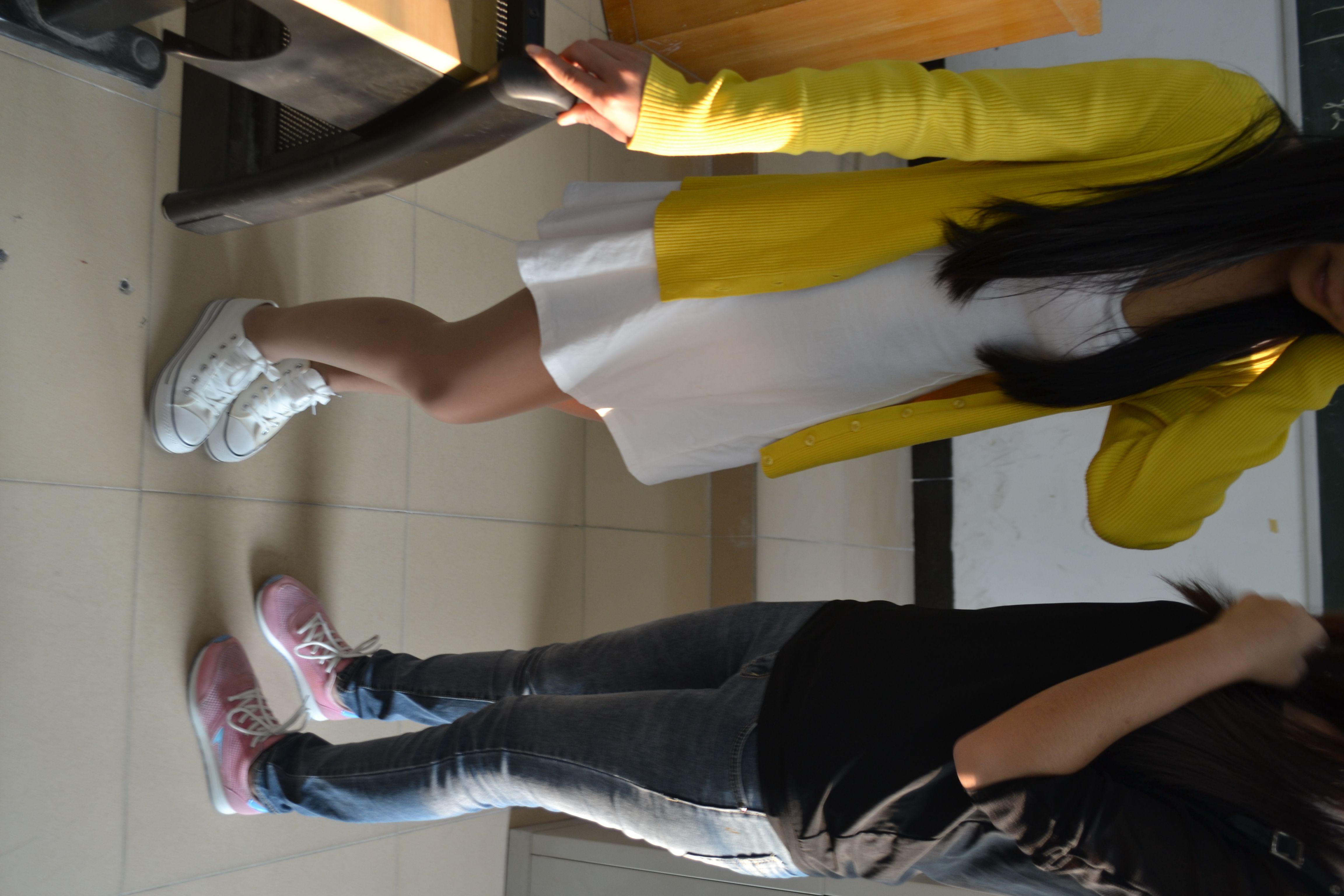 《教室闺蜜jio之间的较量》作品图