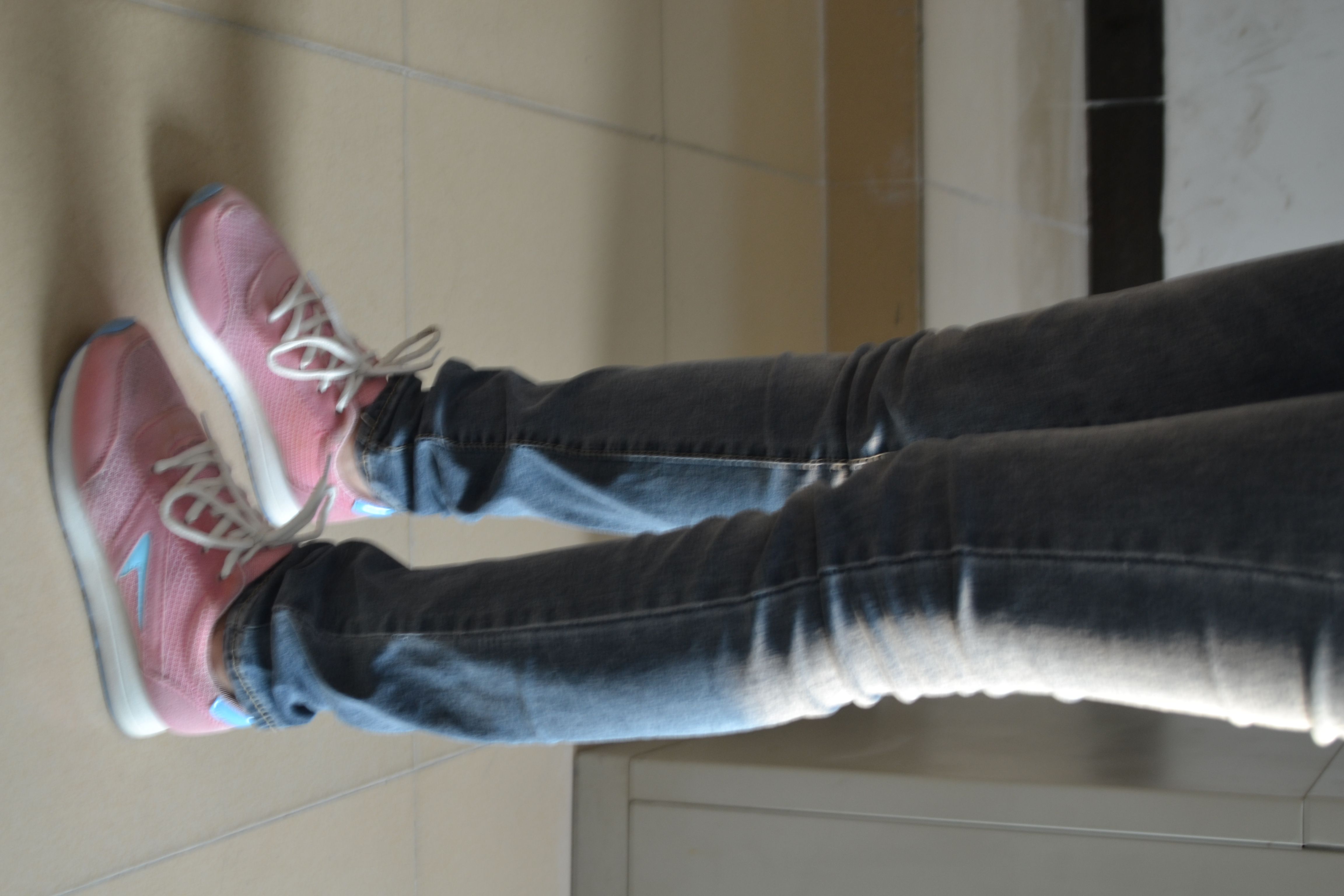 《教室闺蜜jio之间的较量》作品图