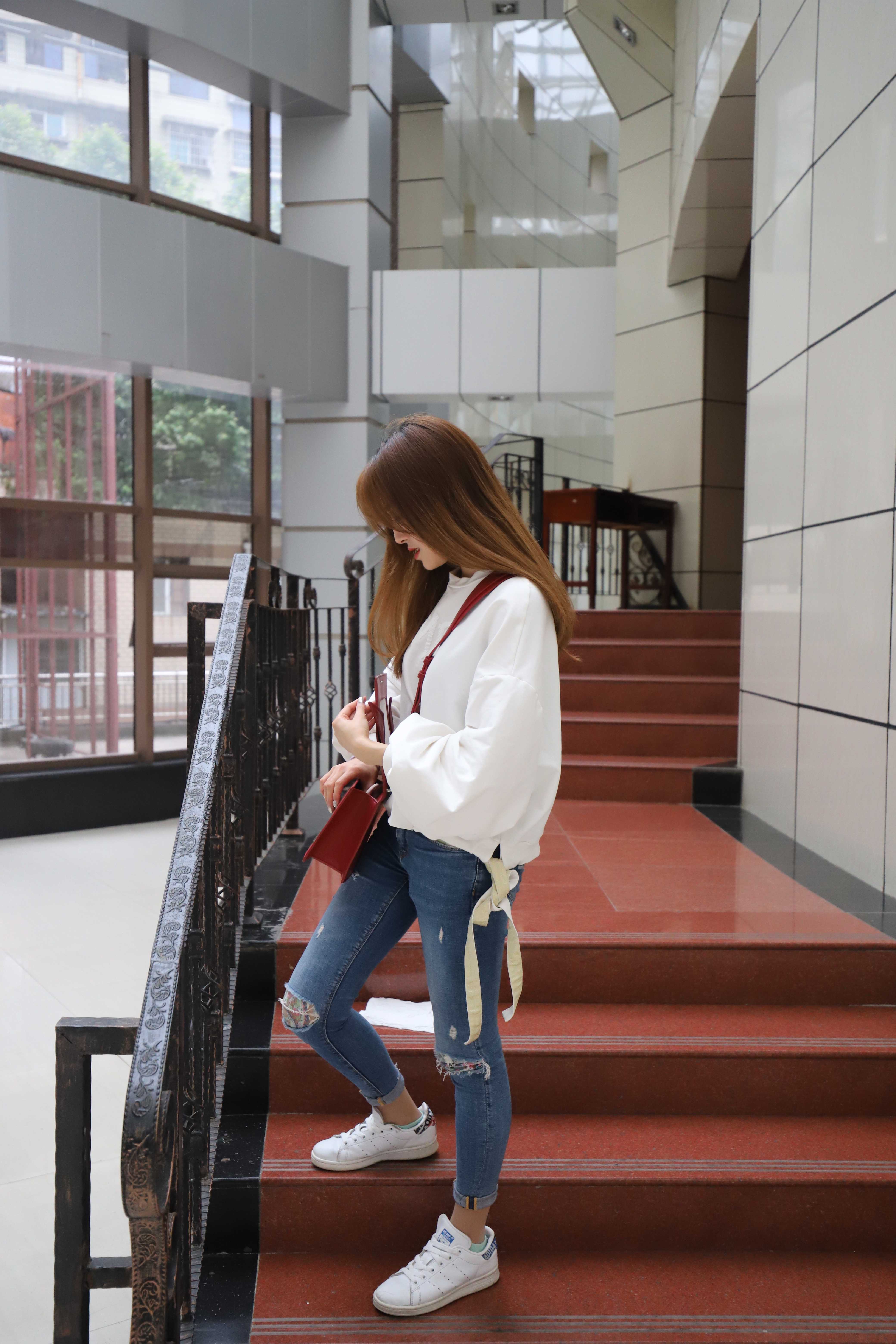 《小倩棉袜の丝袜脚》作品图