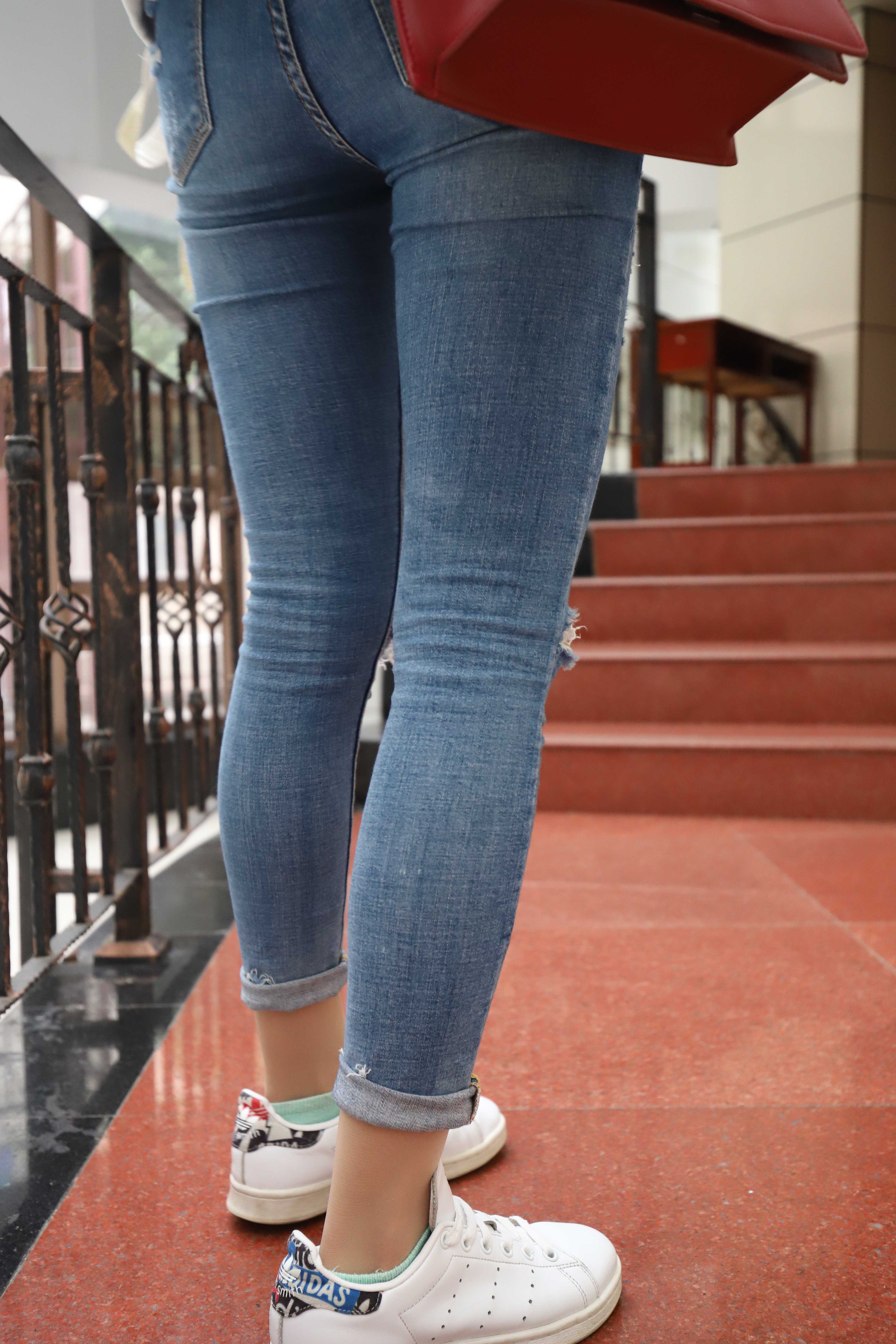 《小倩棉袜の丝袜脚》作品图