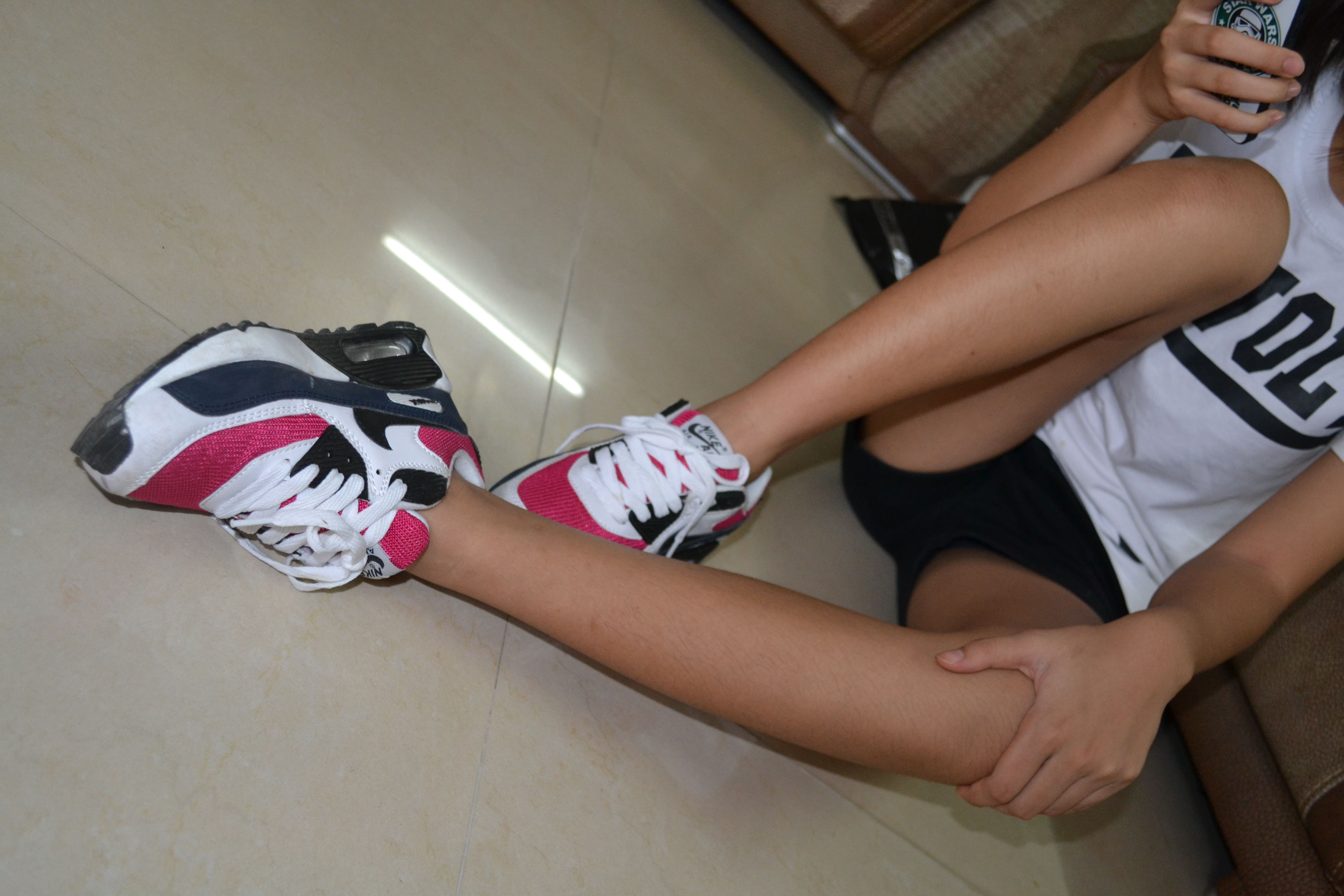 《小欣欣的船袜脚丫》作品图