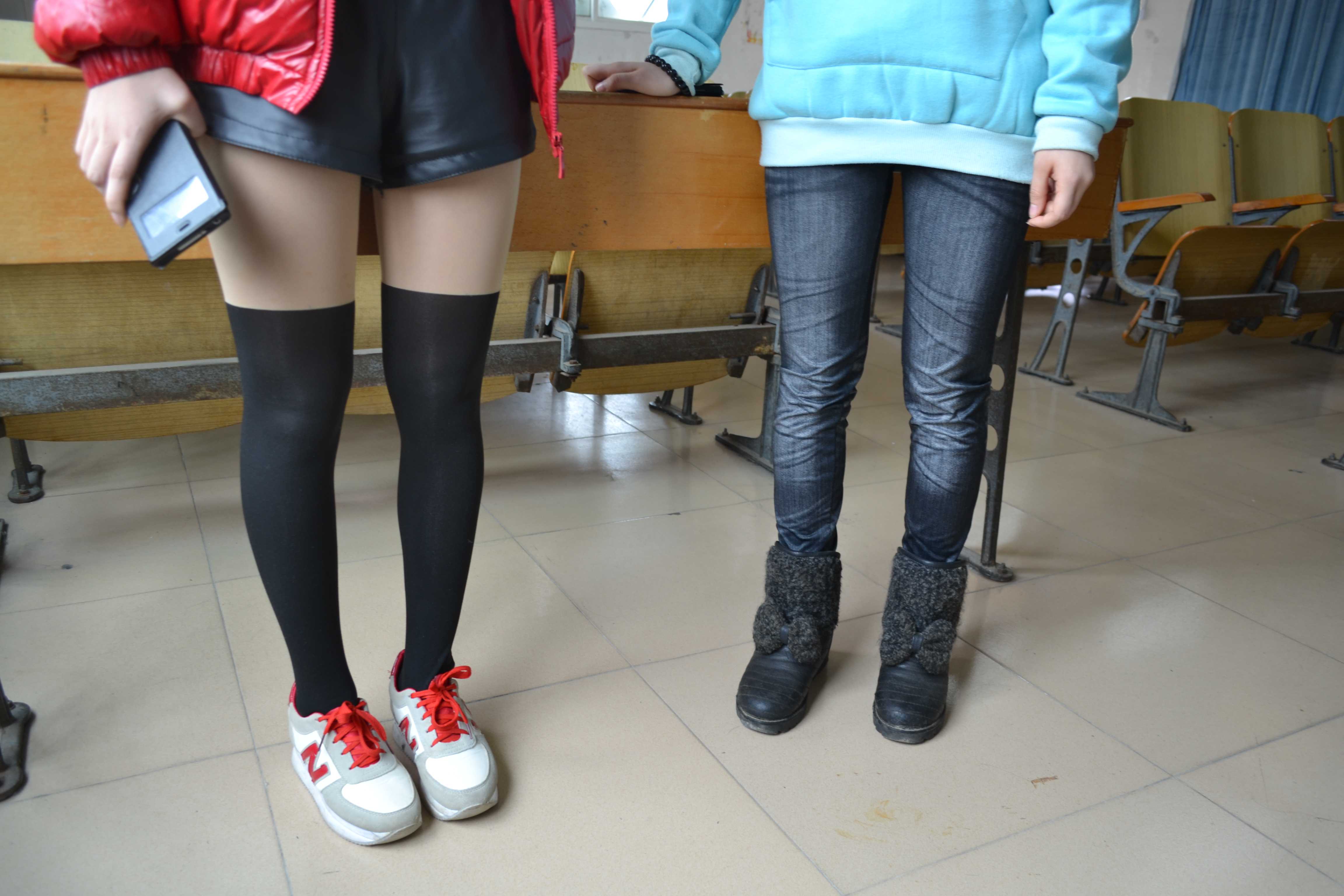 《校园长丝袜の白棉袜》作品图