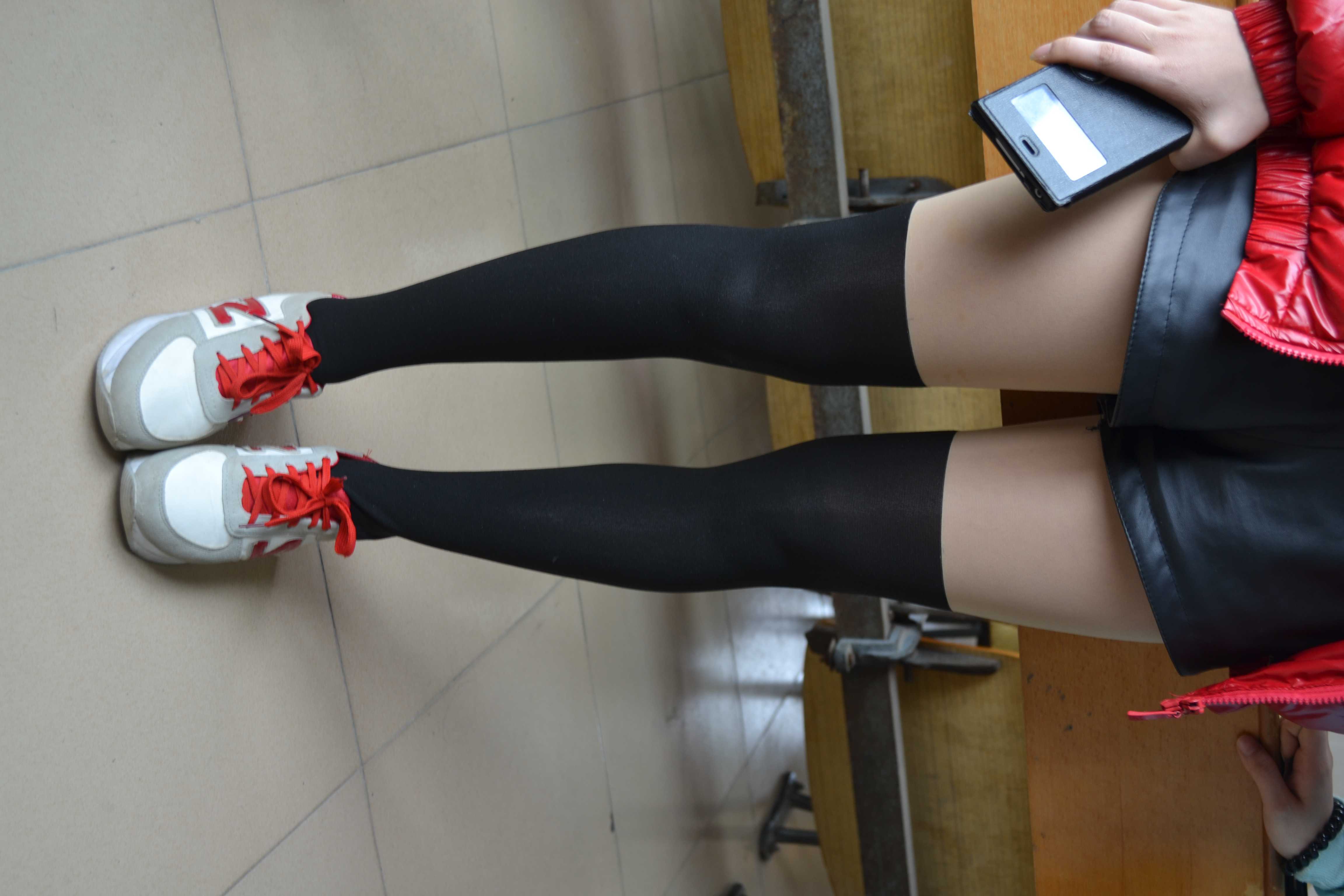 《校园长丝袜の白棉袜》作品图