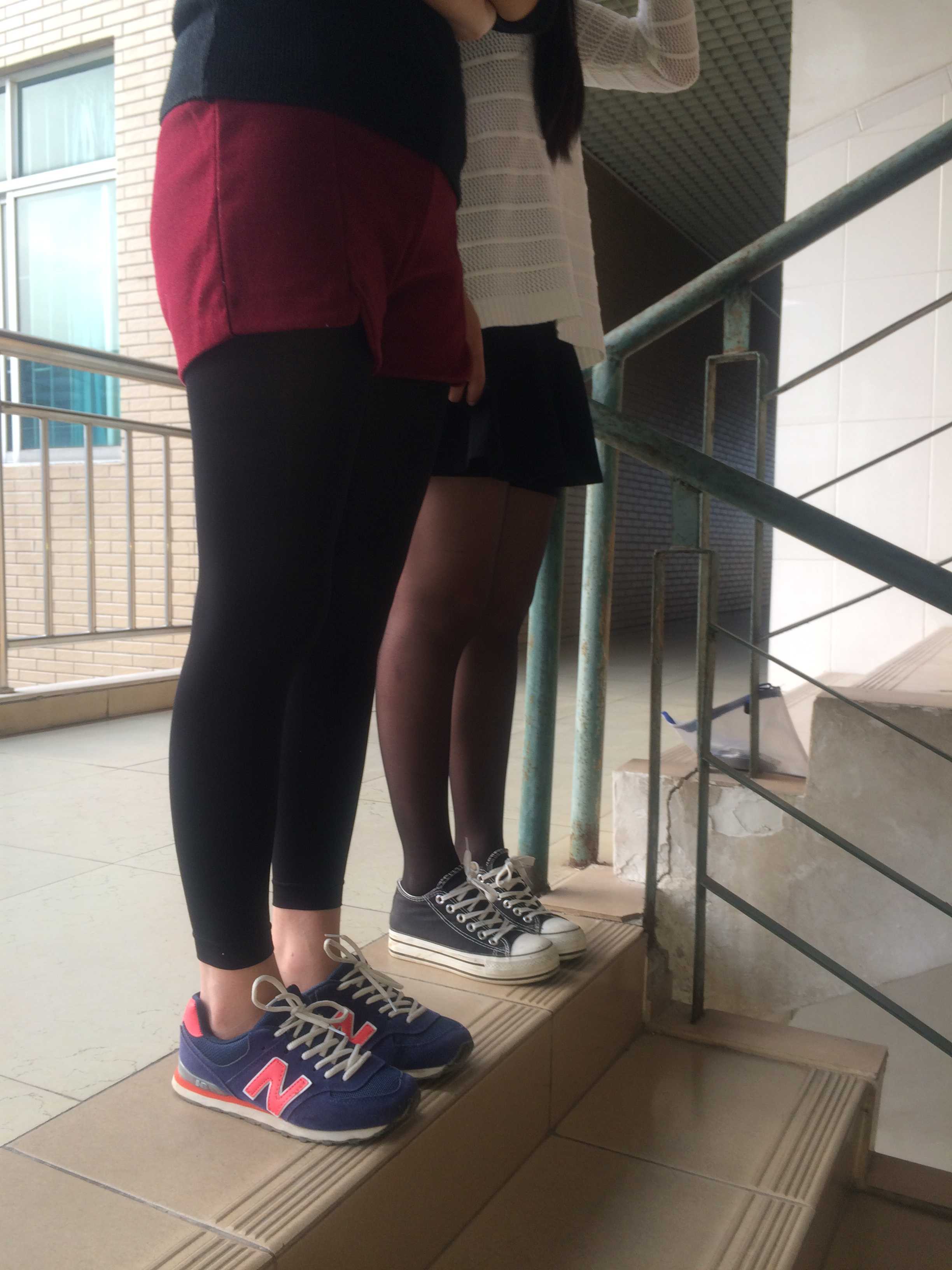 《校园黑丝船袜脚丫》作品图