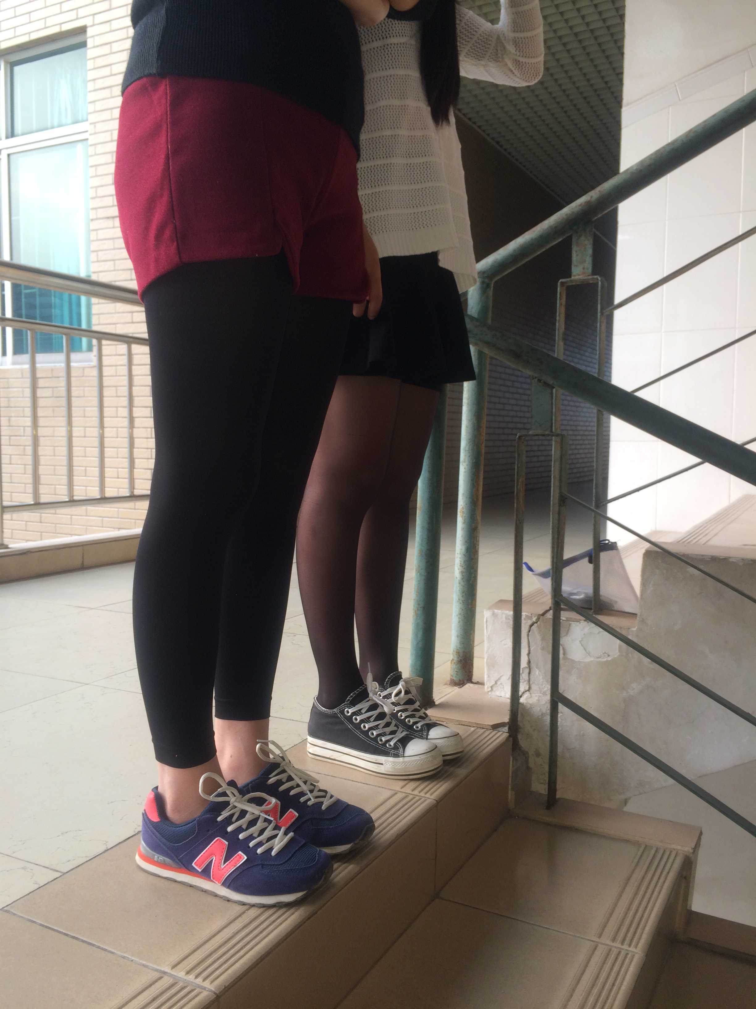 《校园黑丝船袜脚丫》作品图