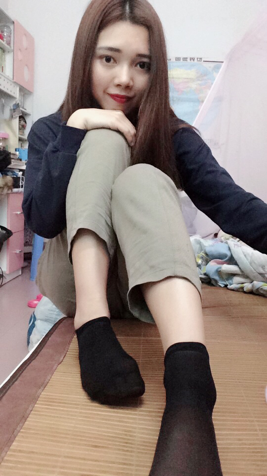 《连小姐寝室自拍》作品图