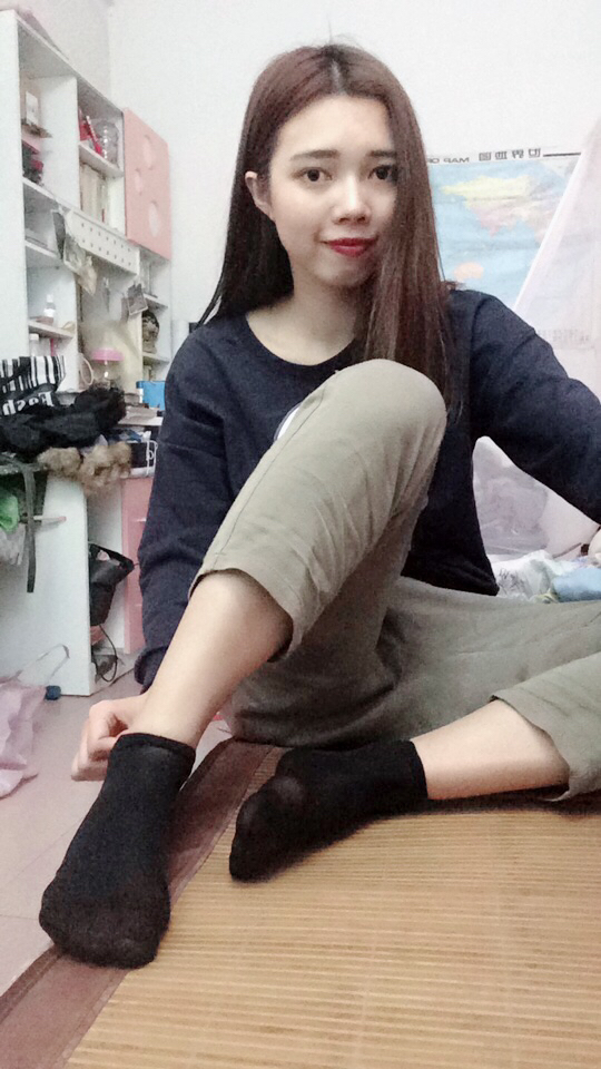 《连小姐寝室自拍》作品图