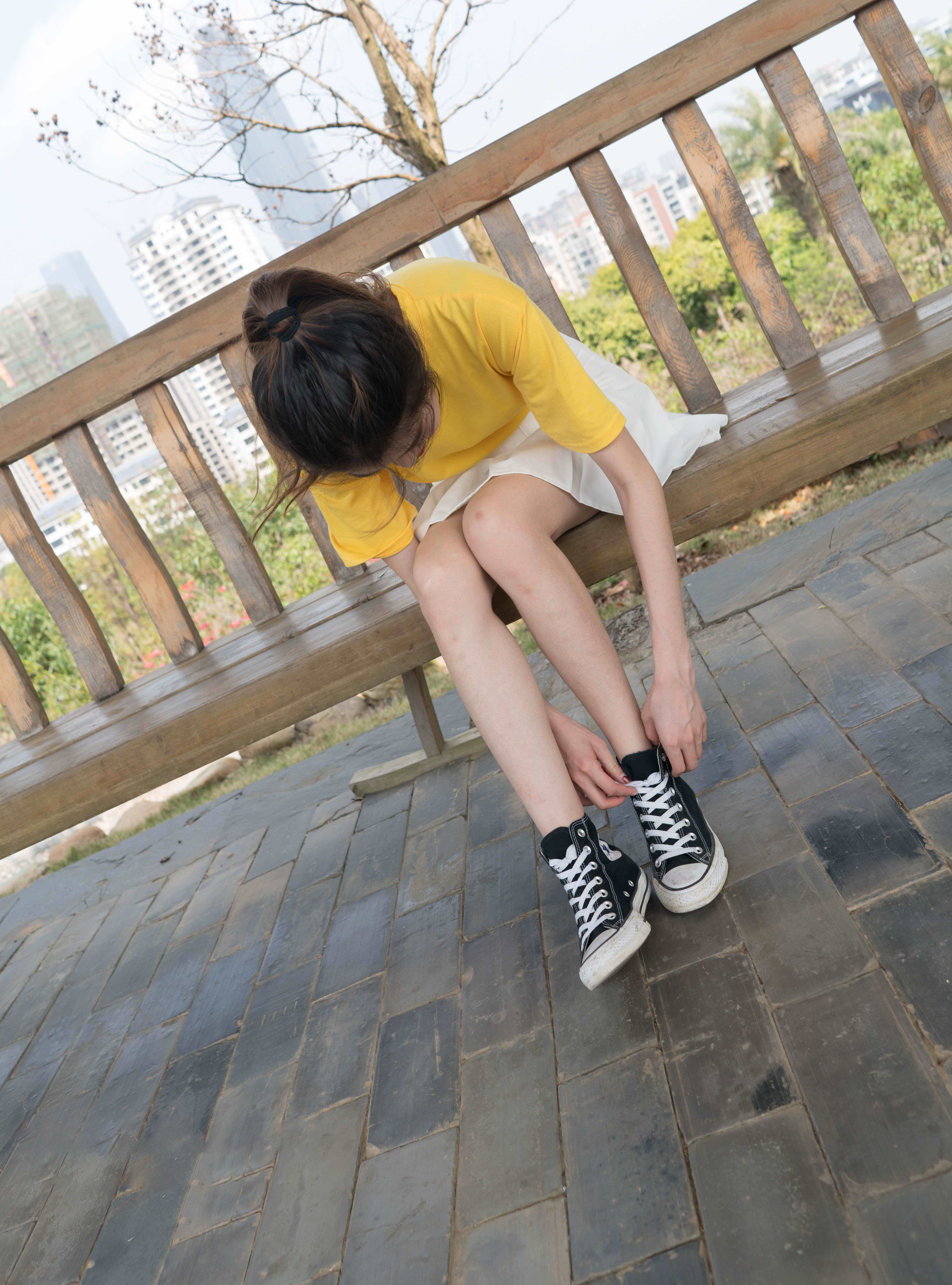 《【第一期】大二爱笑的女生帆布の裸足》作品图