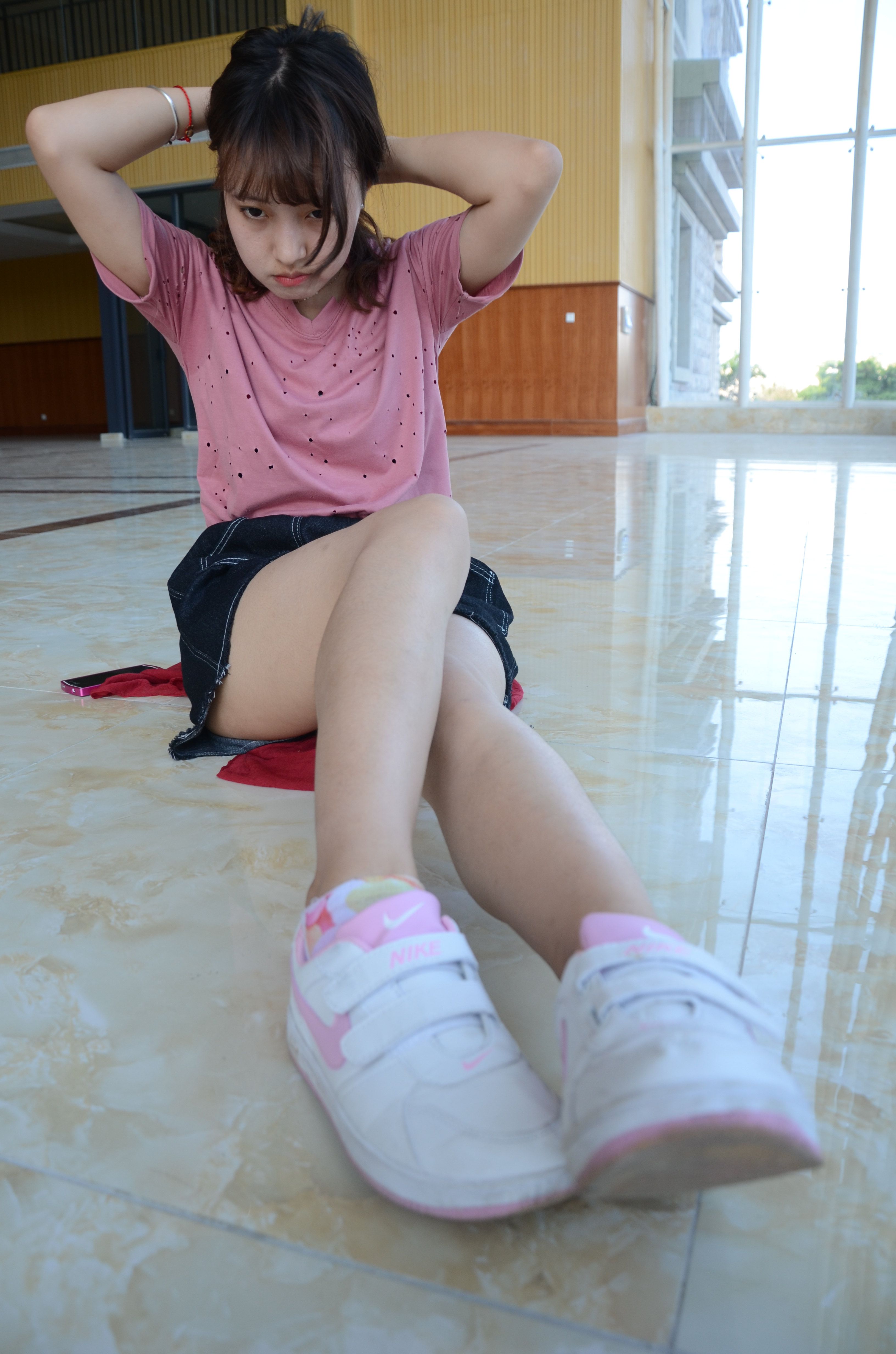 《大一板鞋棉袜脚》作品图