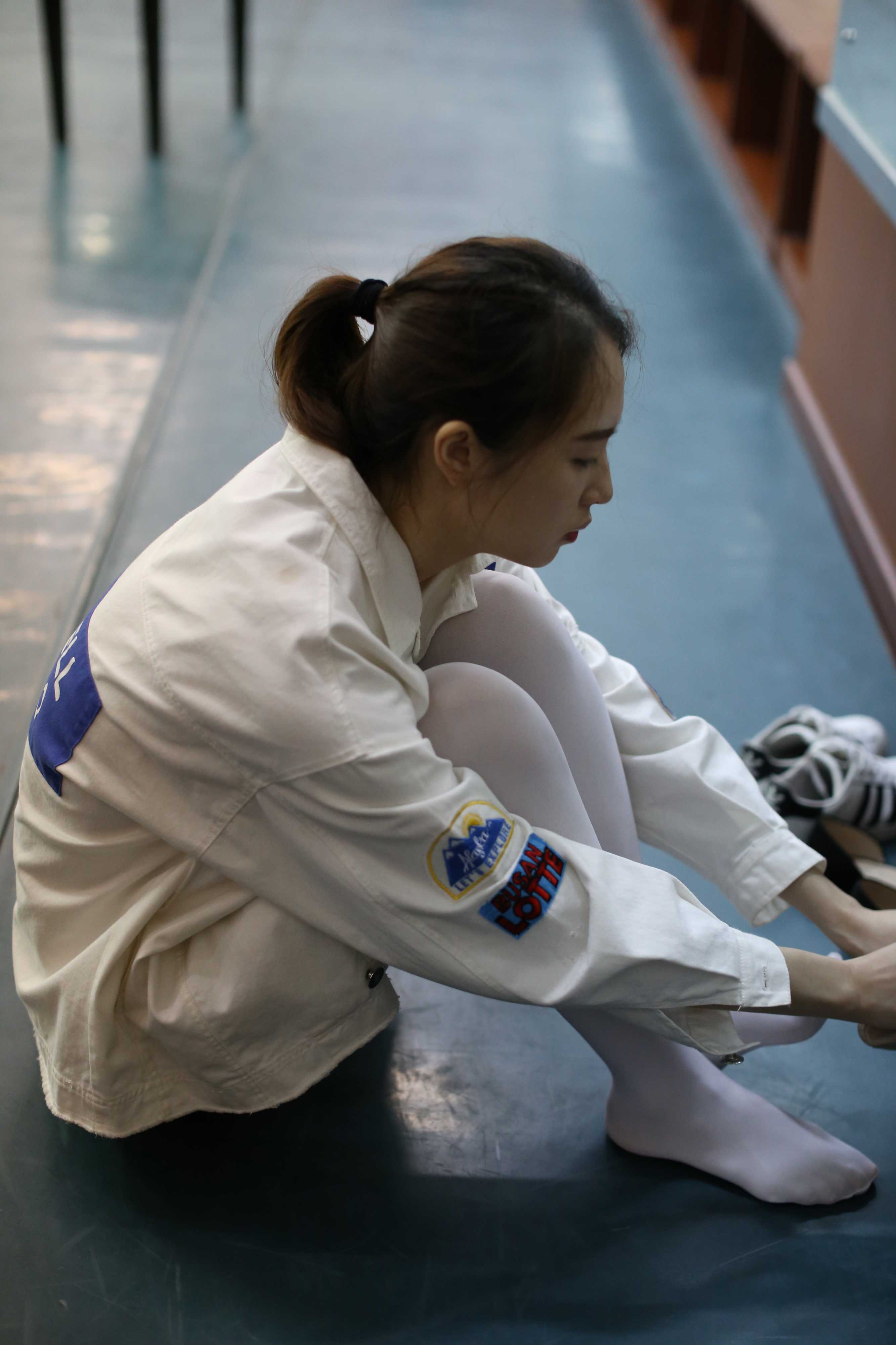 《高挑学姐黄色舞蹈服》作品图