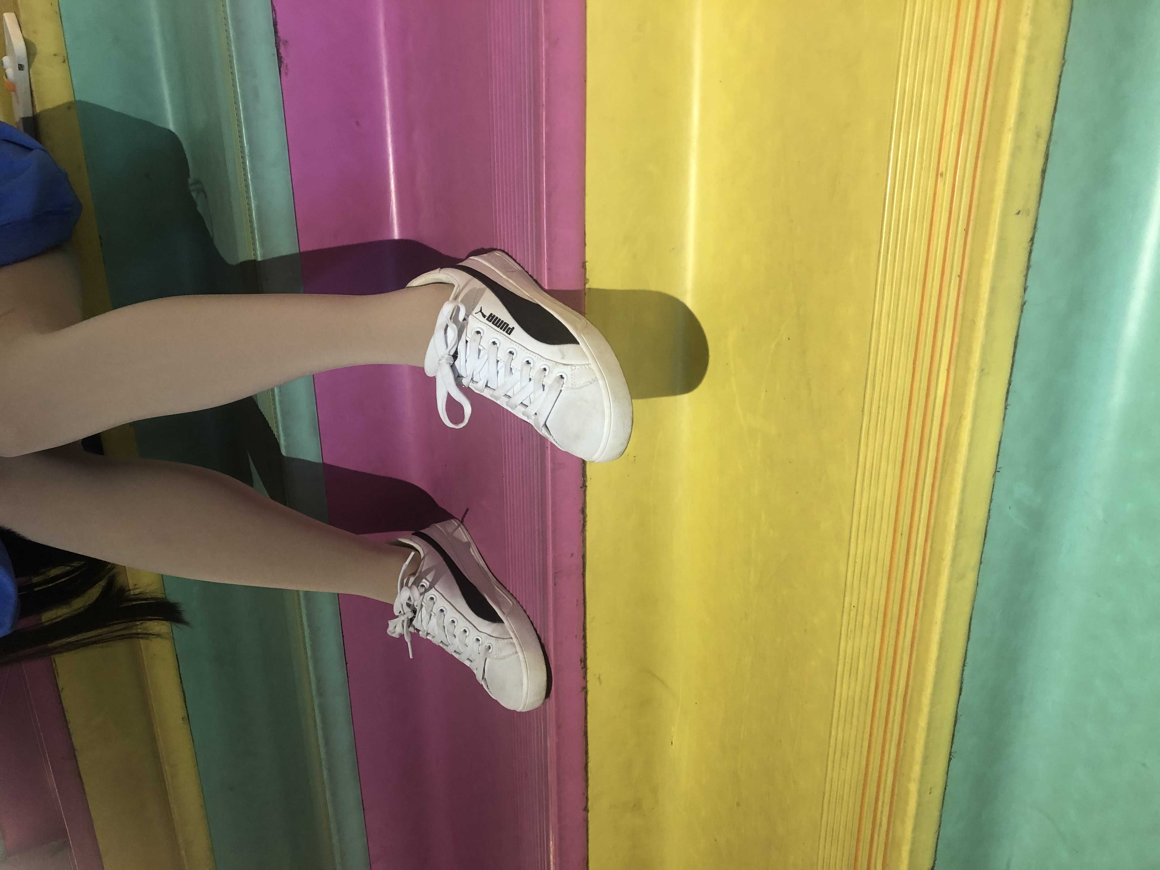 《商场板鞋の丝袜脚丫+视频一部》作品图