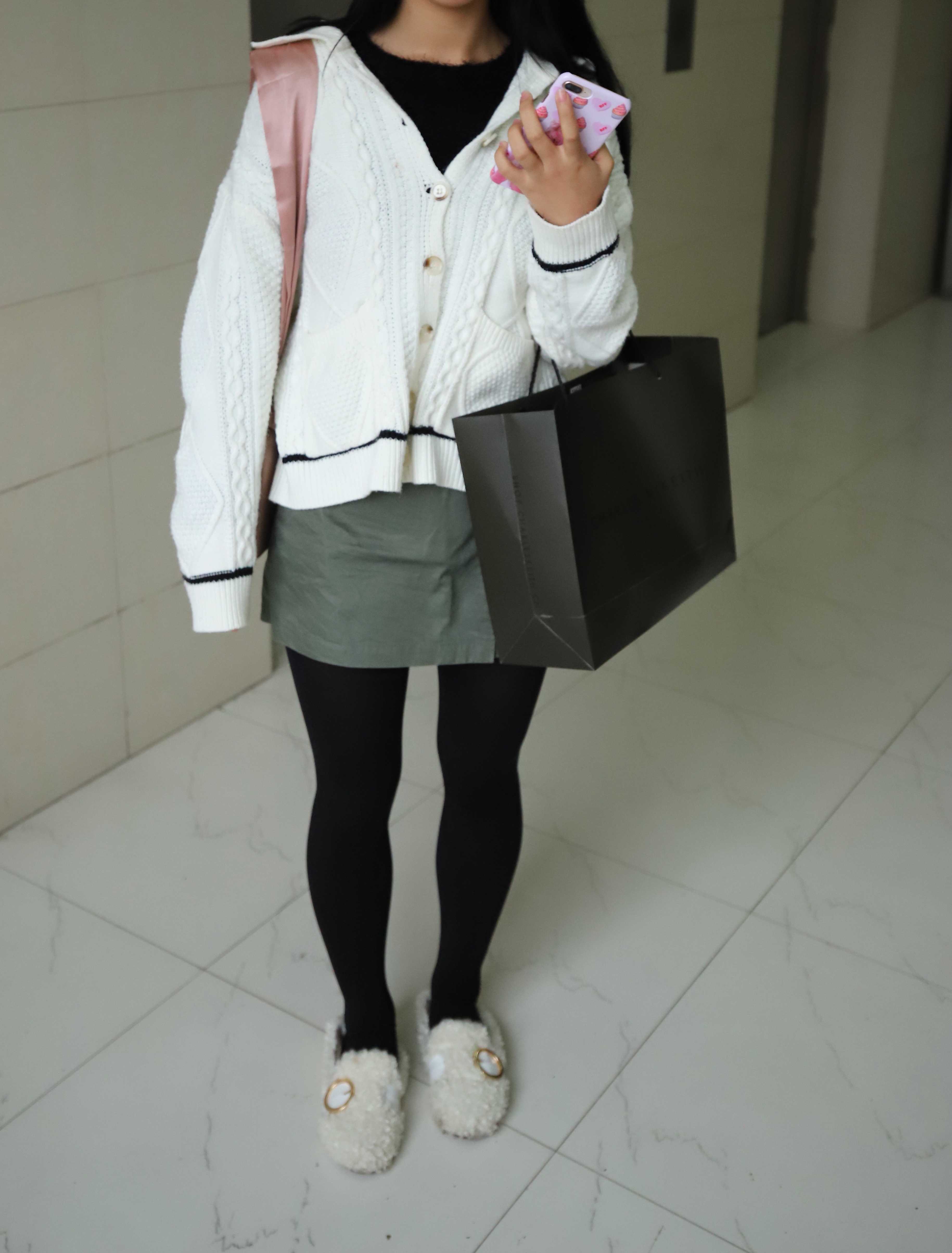 《学姐多套袜子脚丫》作品图