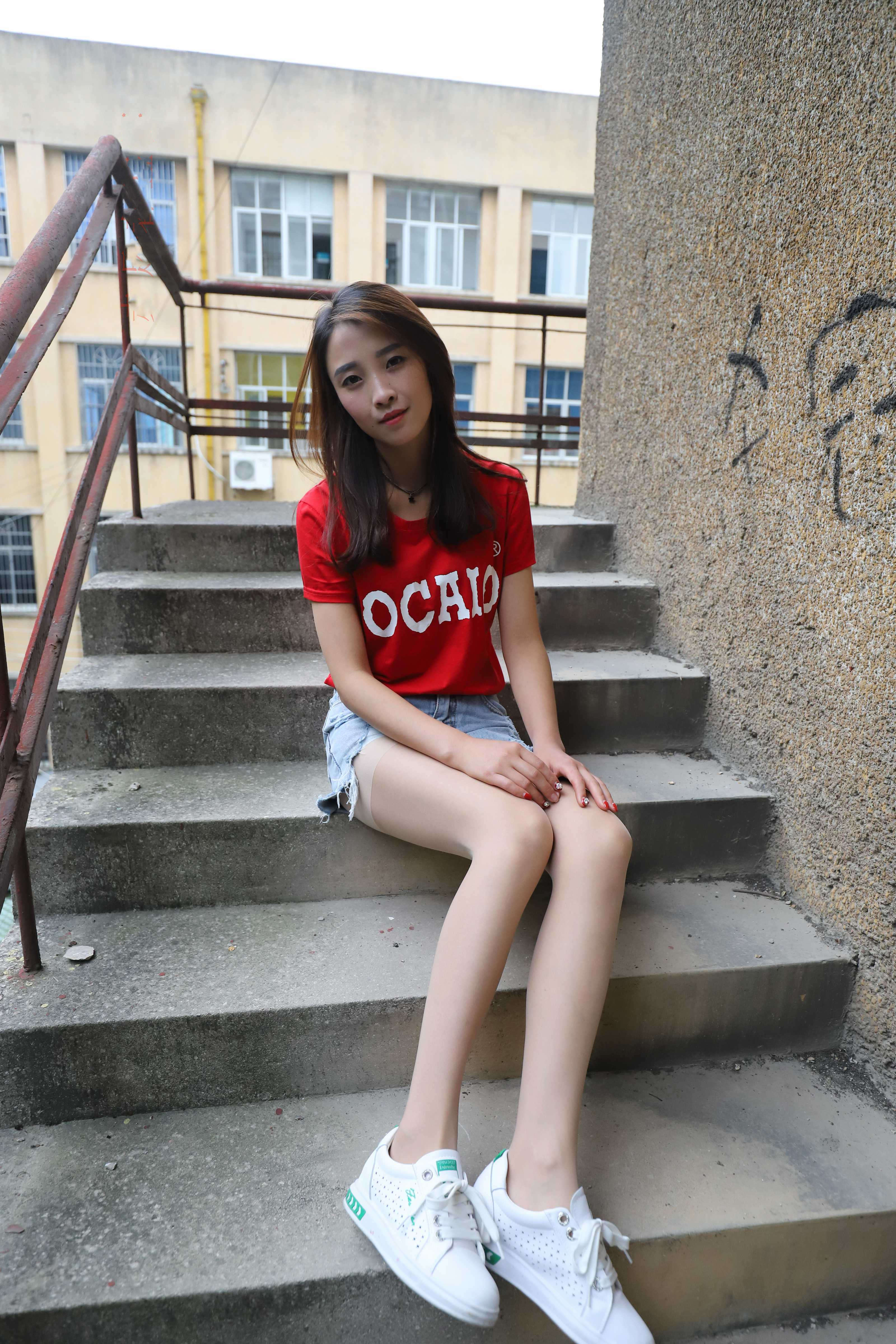 《学妹船套丝袜脚丫+视频2部》作品图