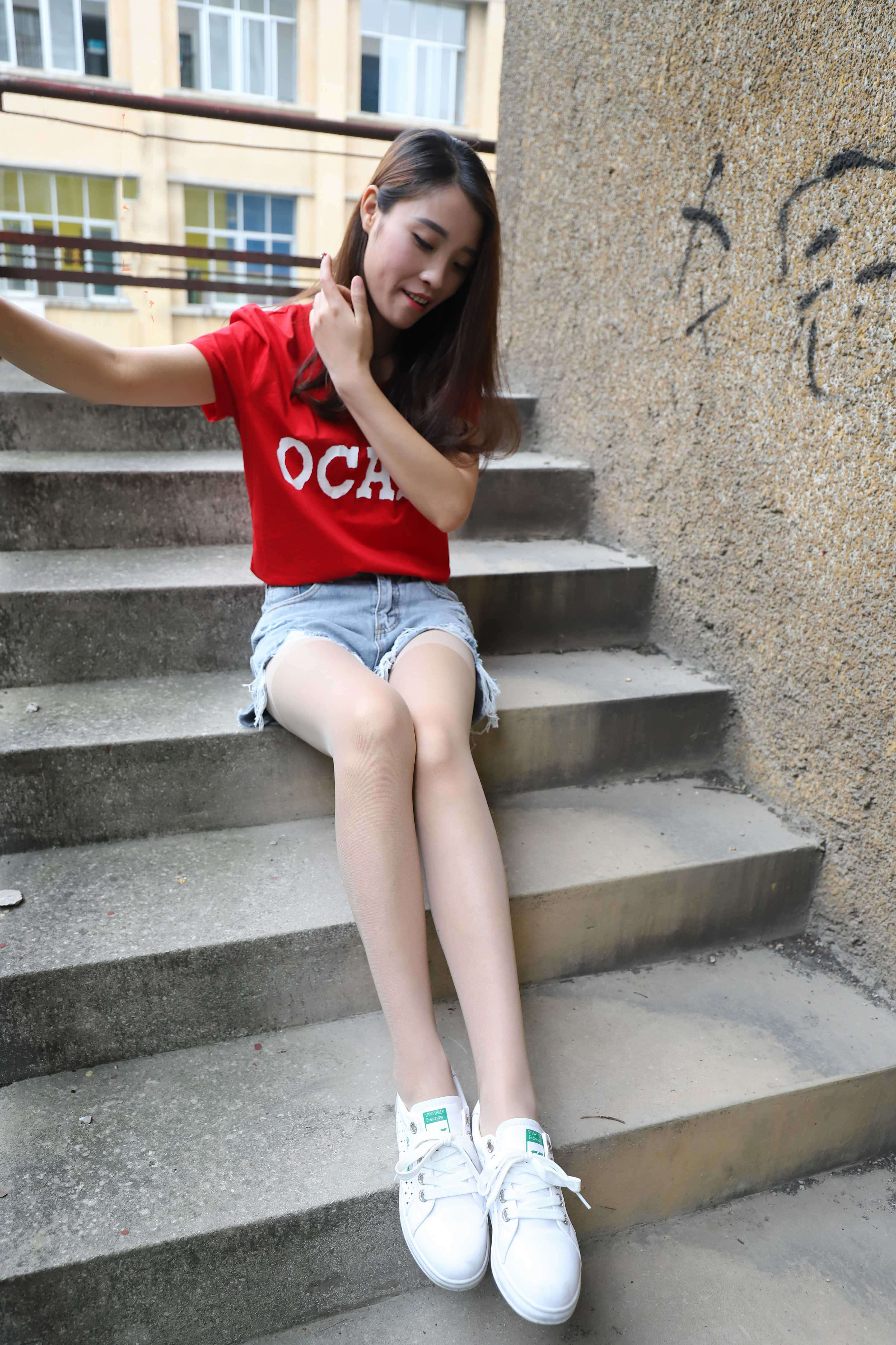 《学妹船套丝袜脚丫+视频2部》作品图