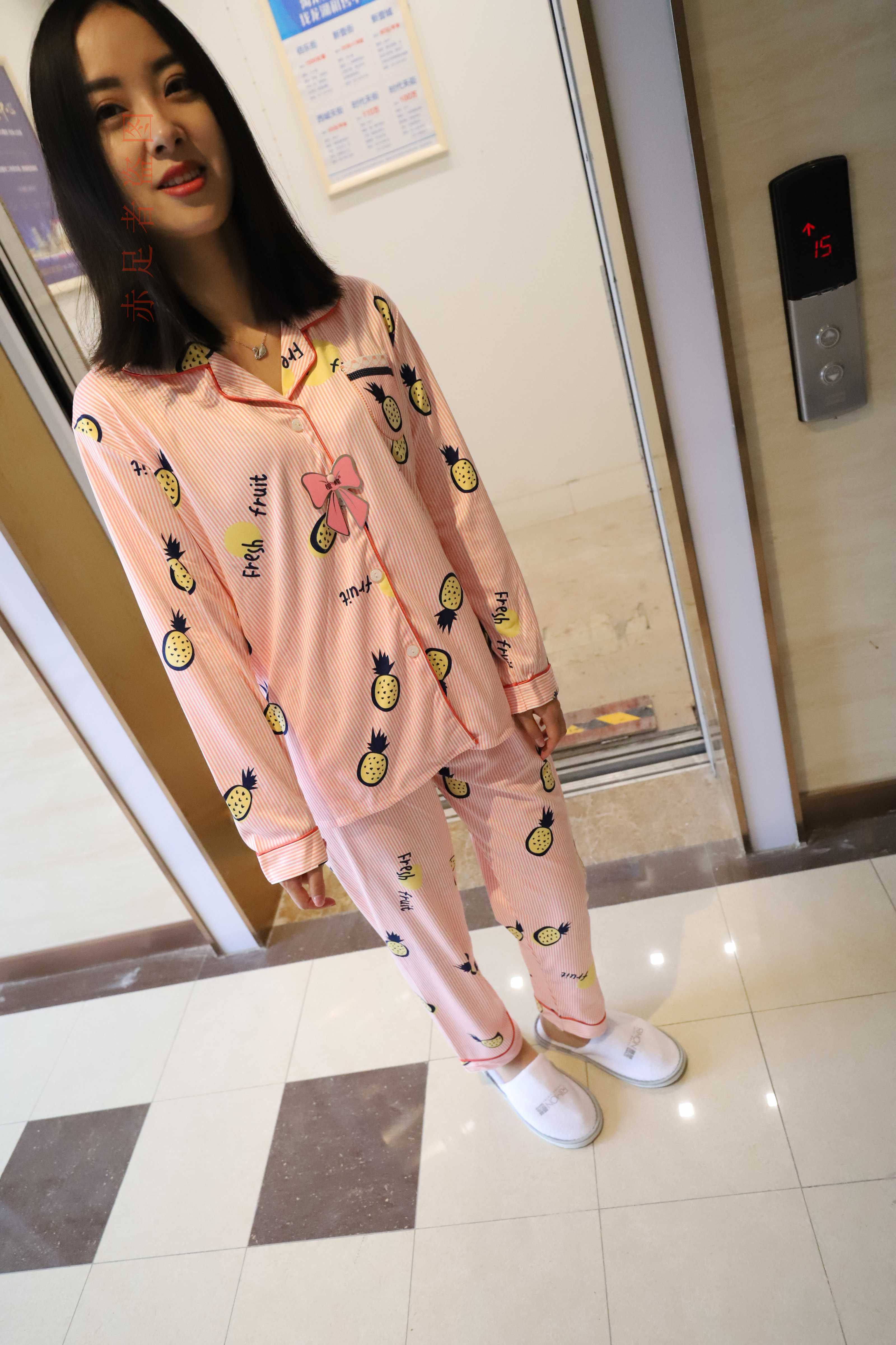 《睡衣短丝袜の船袜脚》作品图