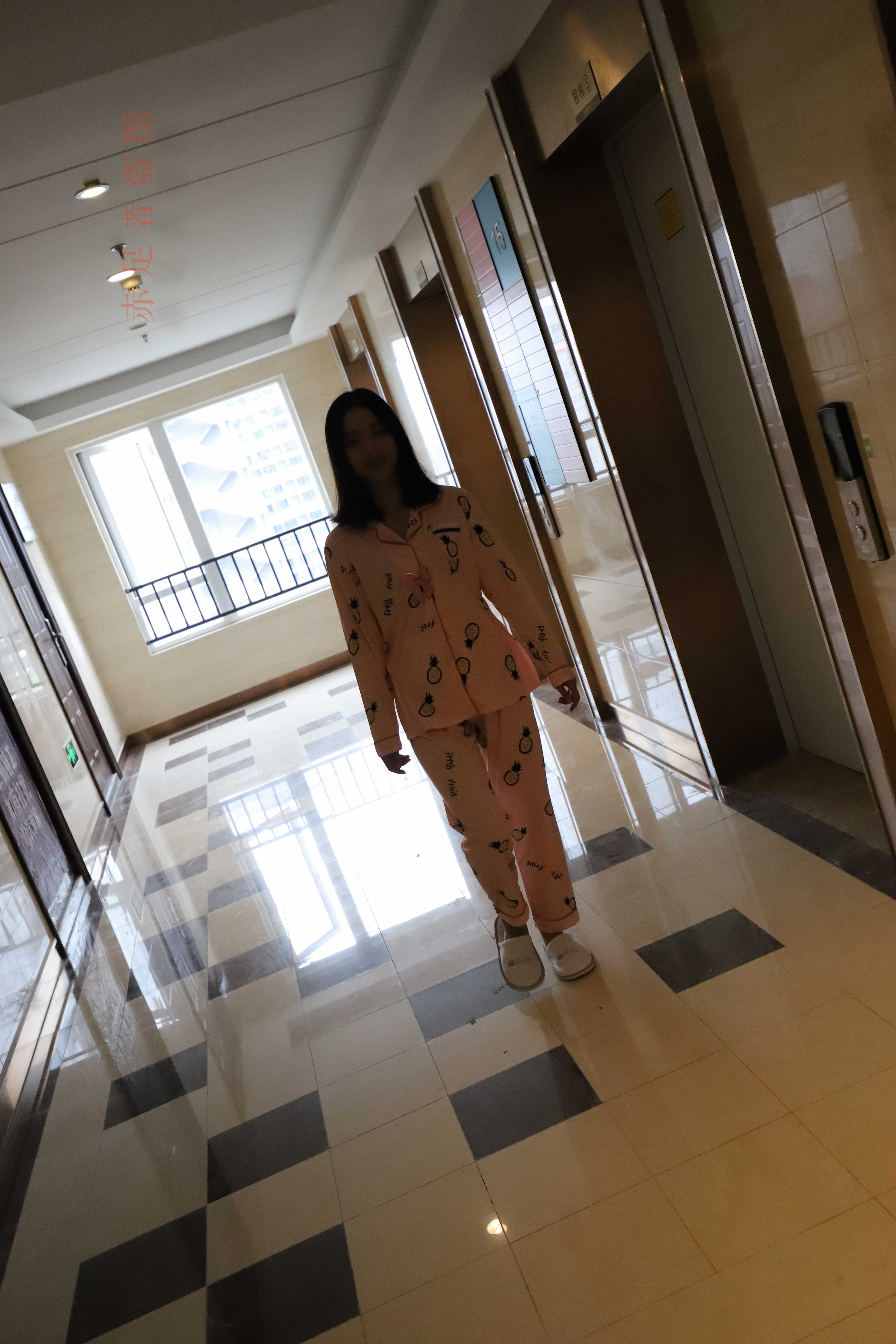 《睡衣短丝袜の船袜脚》作品图