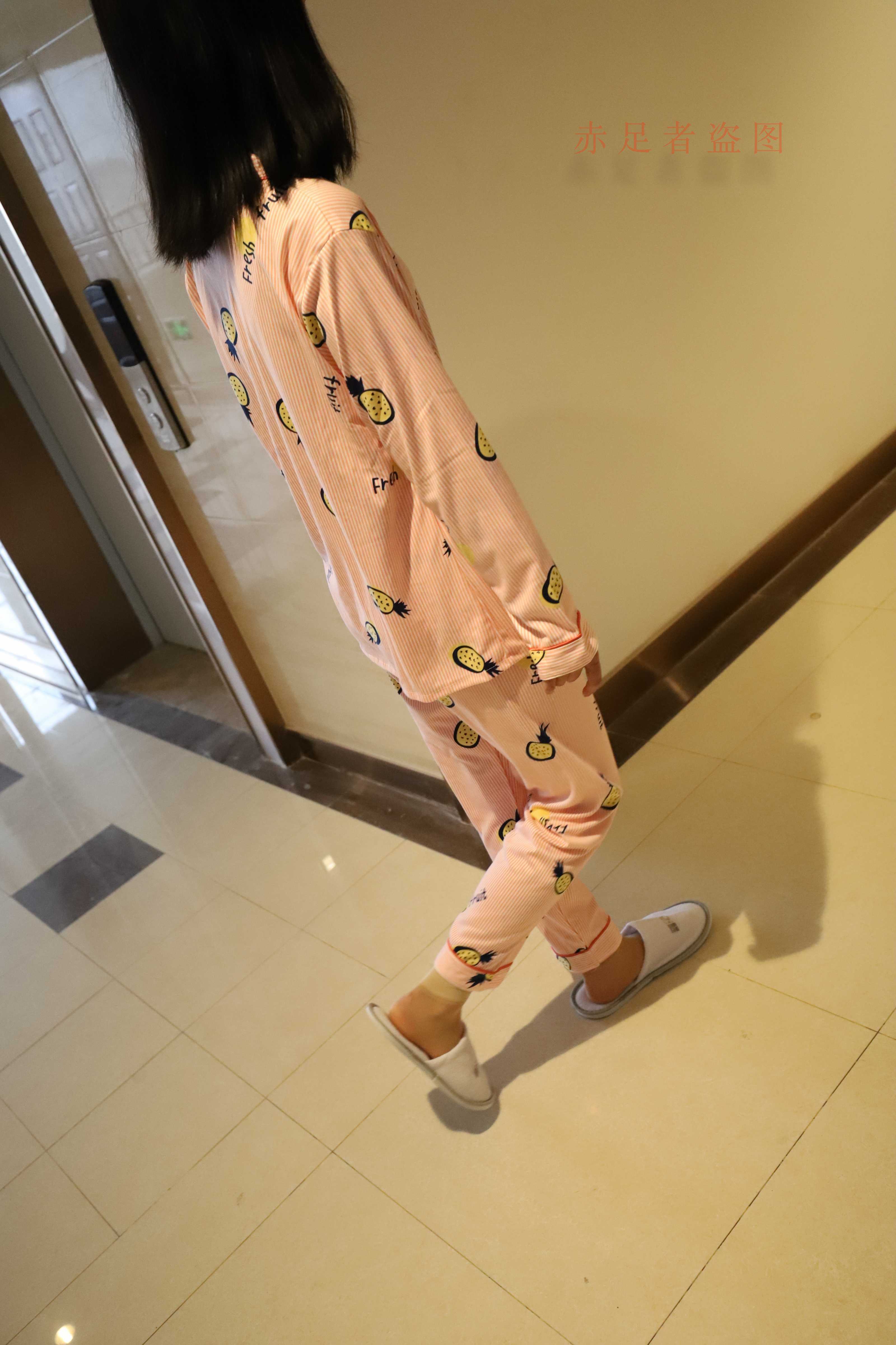 《睡衣短丝袜の船袜脚》作品图