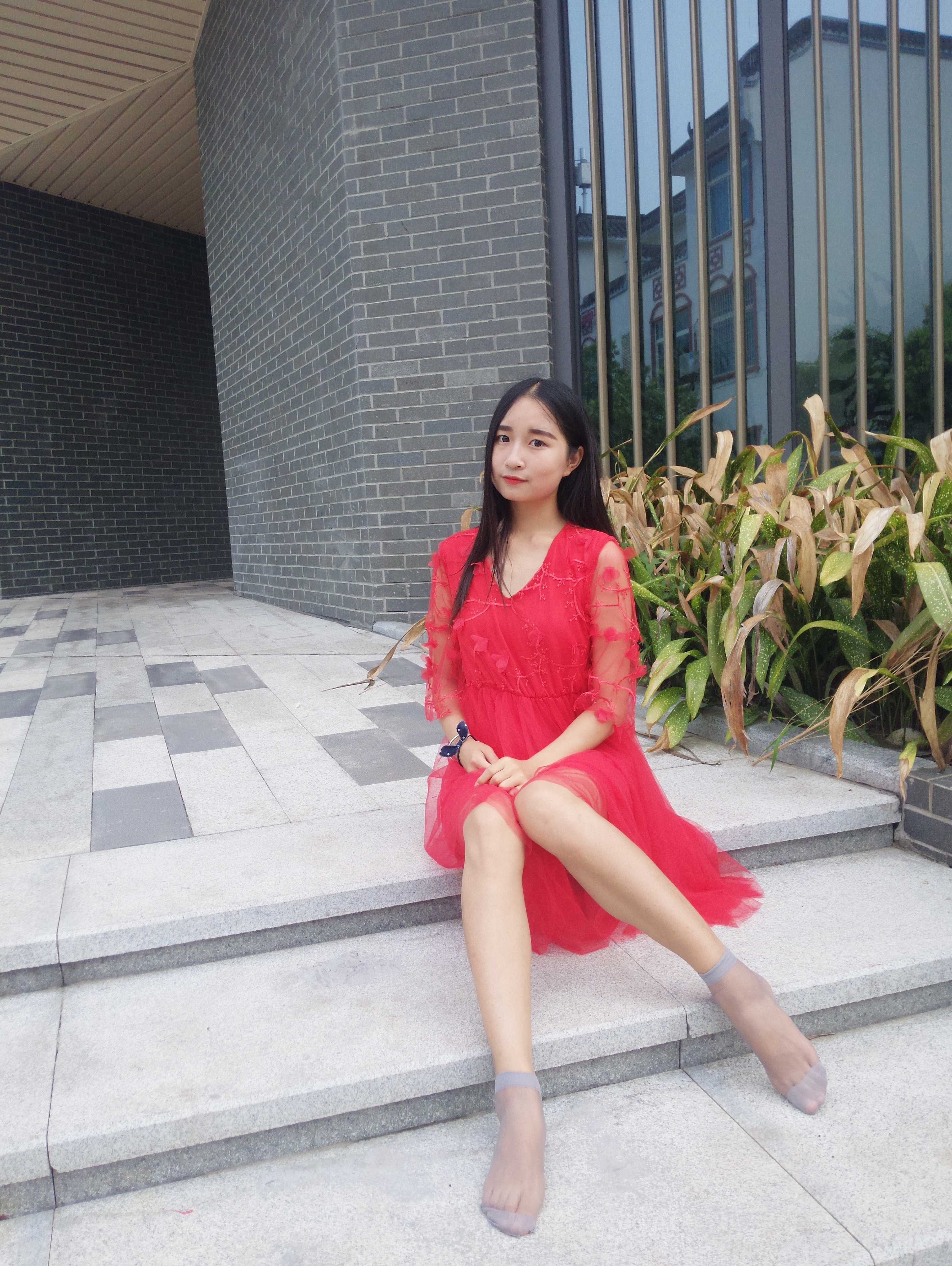 《学姐多种风格穿衣丝袜脚丫》作品图