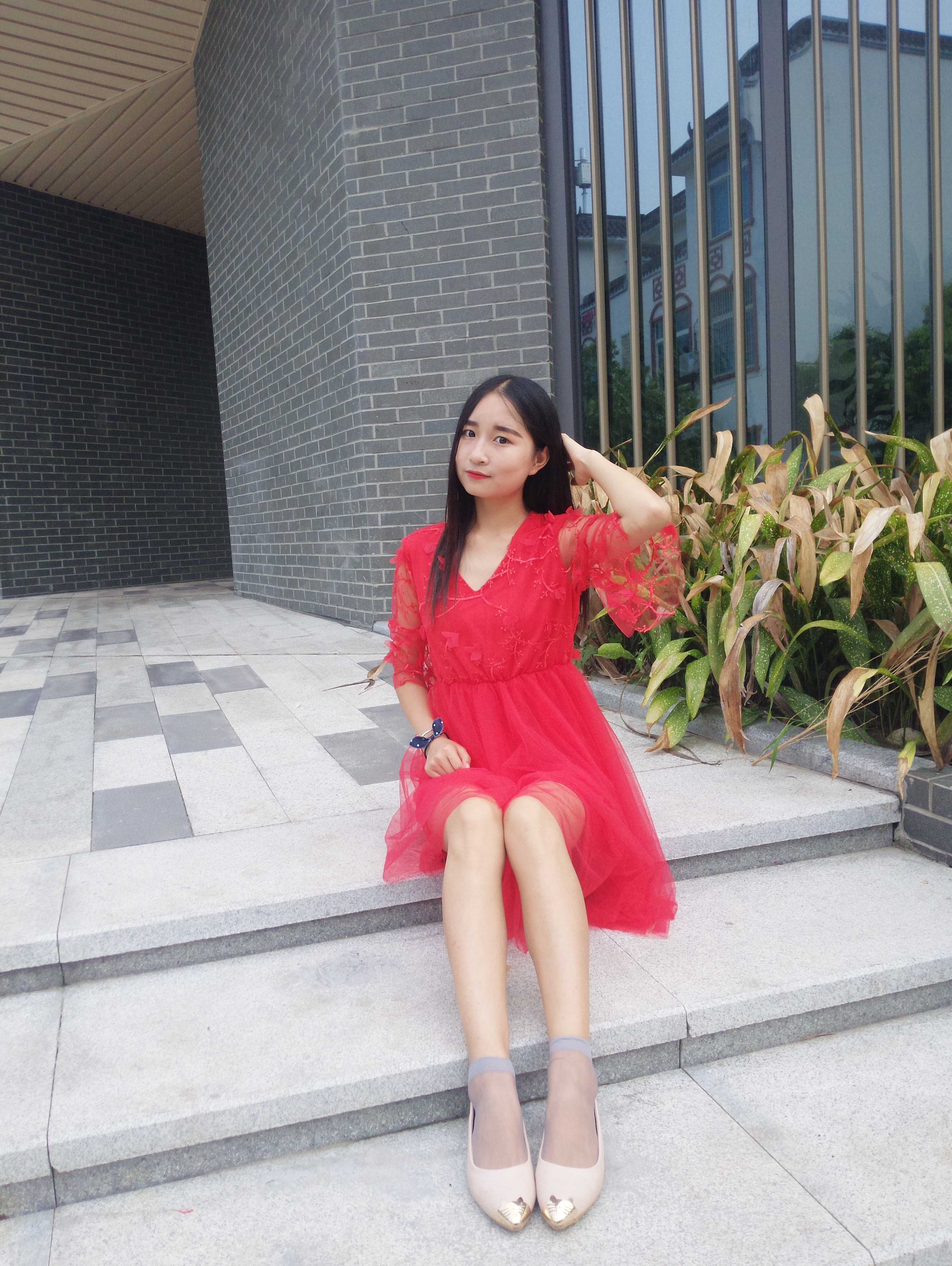 《学姐多种风格穿衣丝袜脚丫》作品图