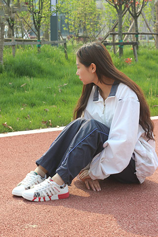 小姐姐校服板鞋の丝袜脚丫