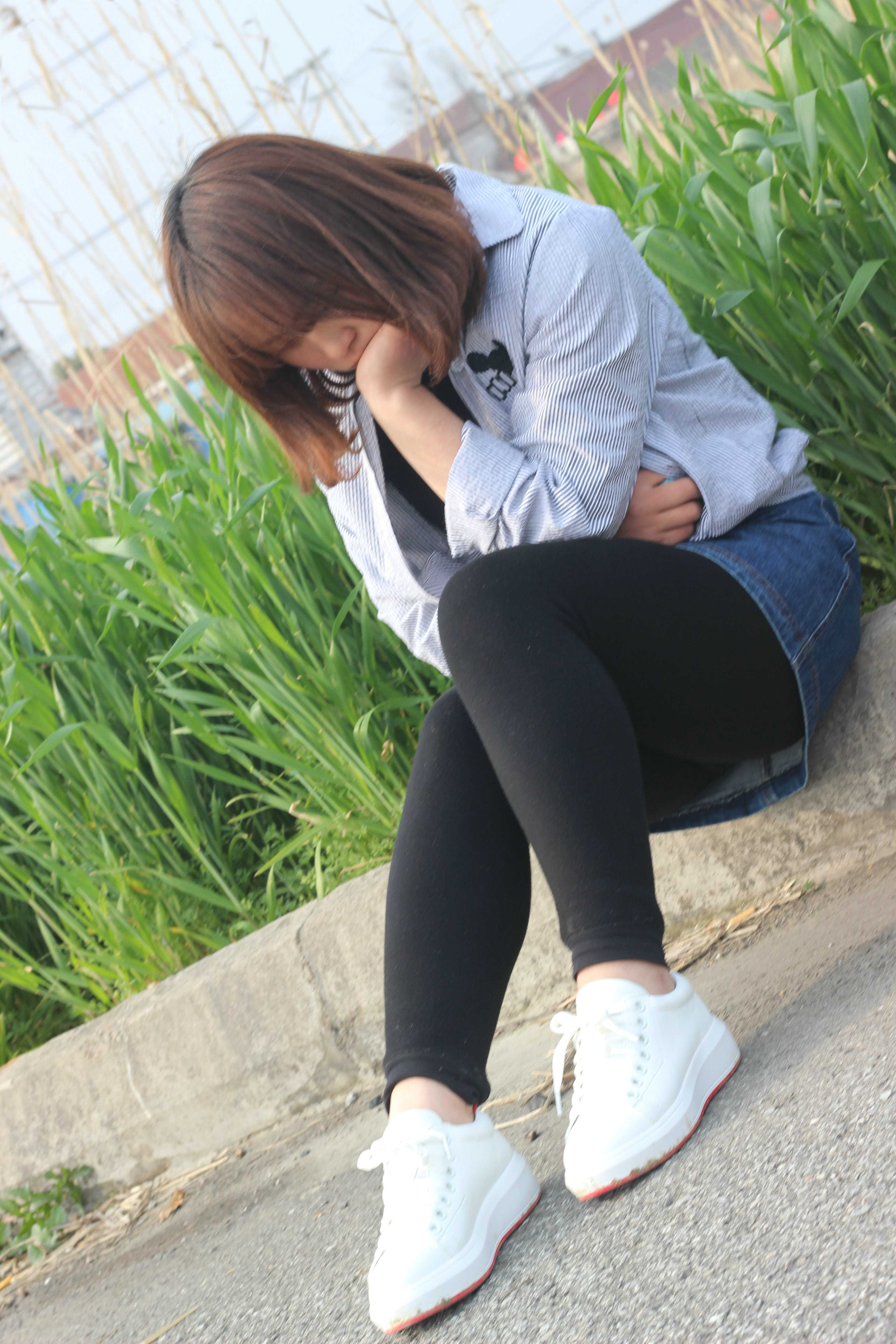 《邻班肉肉少女船袜脚丫》作品图