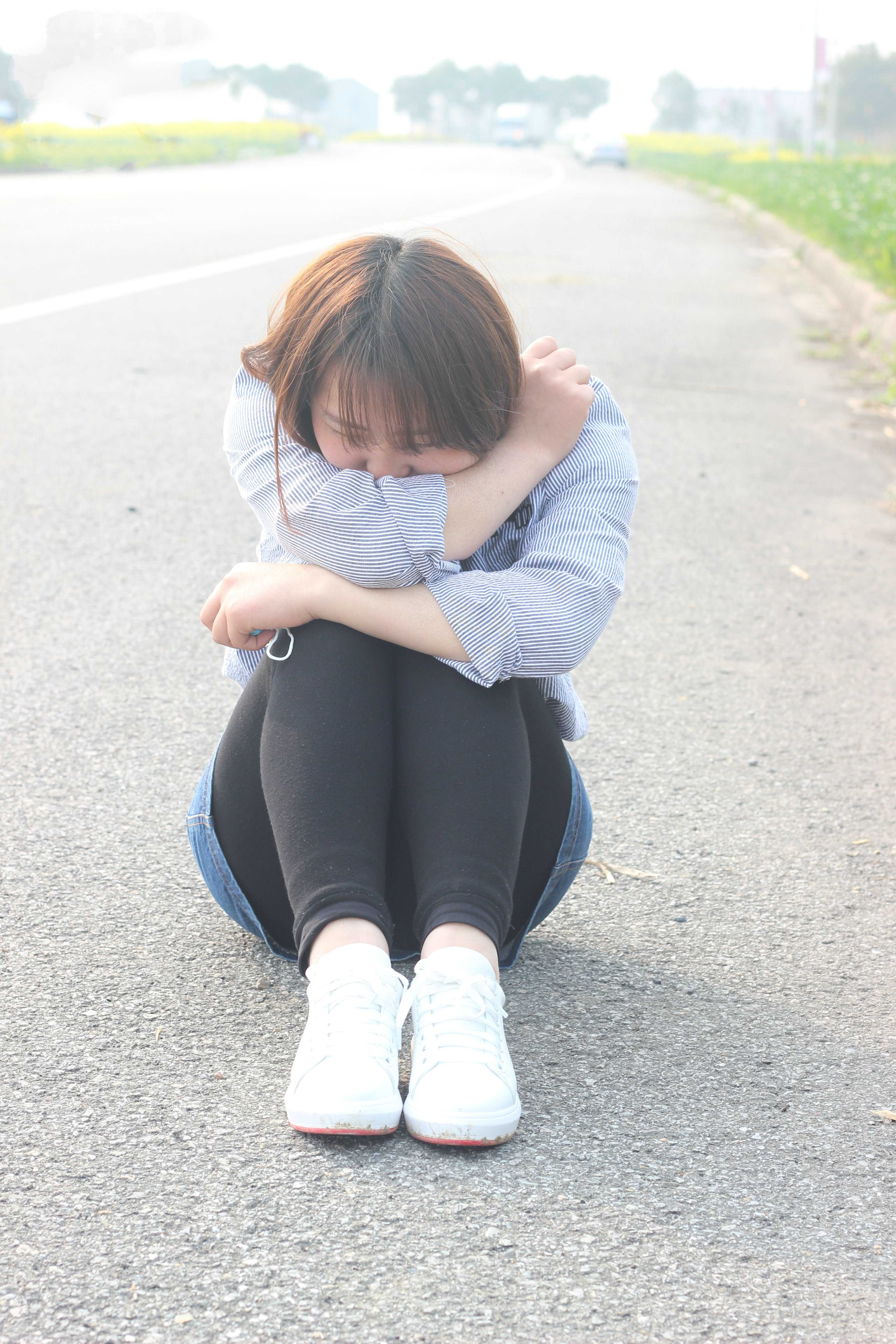 《邻班肉肉少女船袜脚丫》作品图