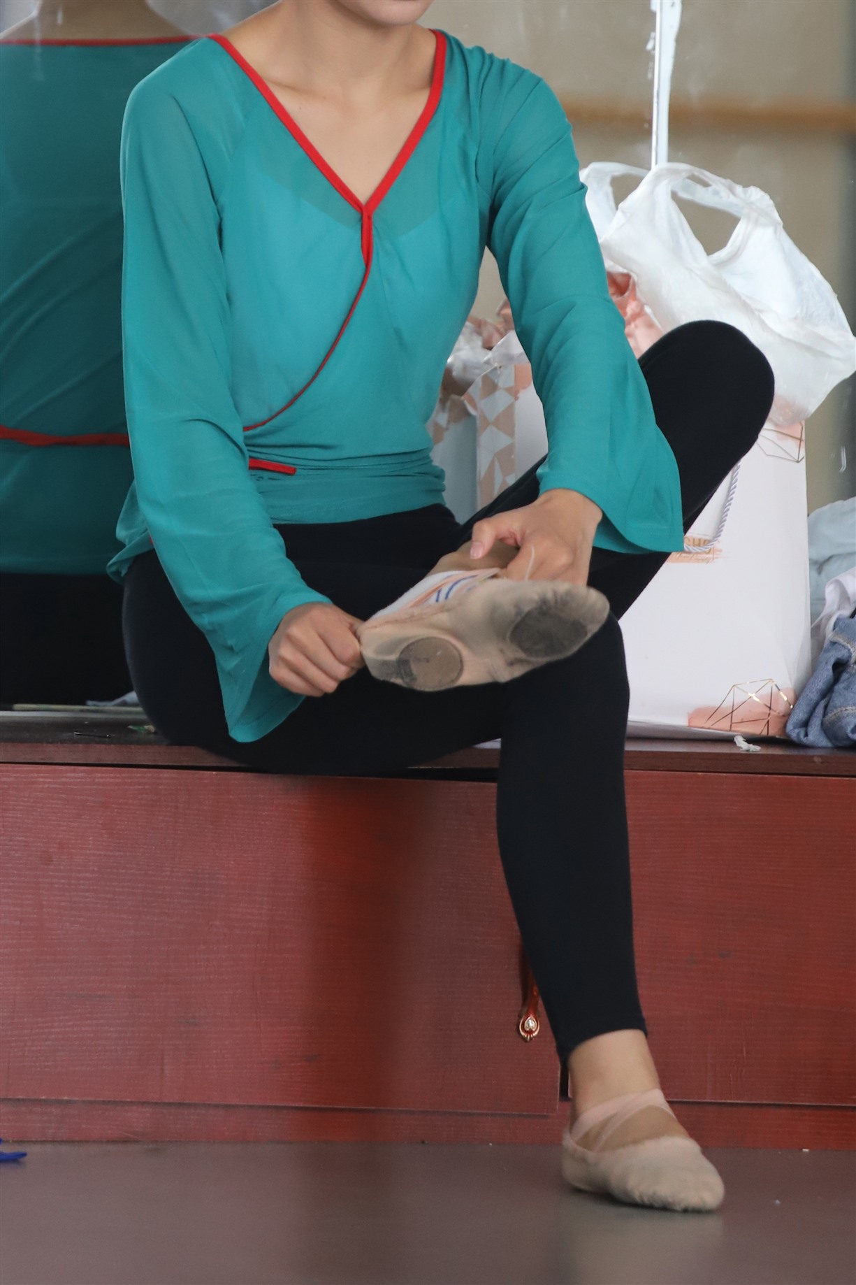 《舞后有味道的袜子》作品图