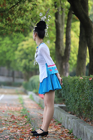 民族风学妹丝袜脚丫