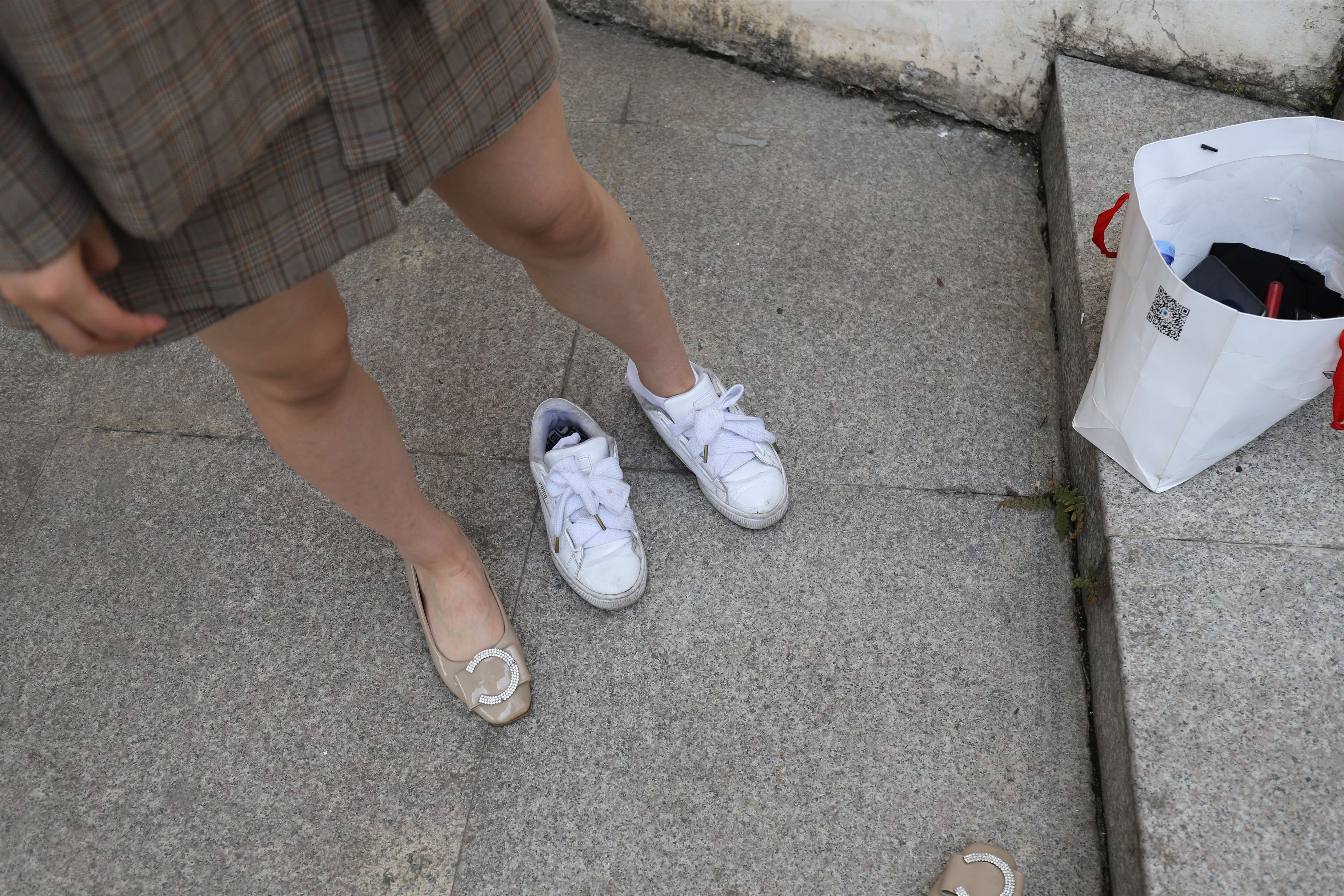 《校园板鞋の棉袜脚丫》作品图