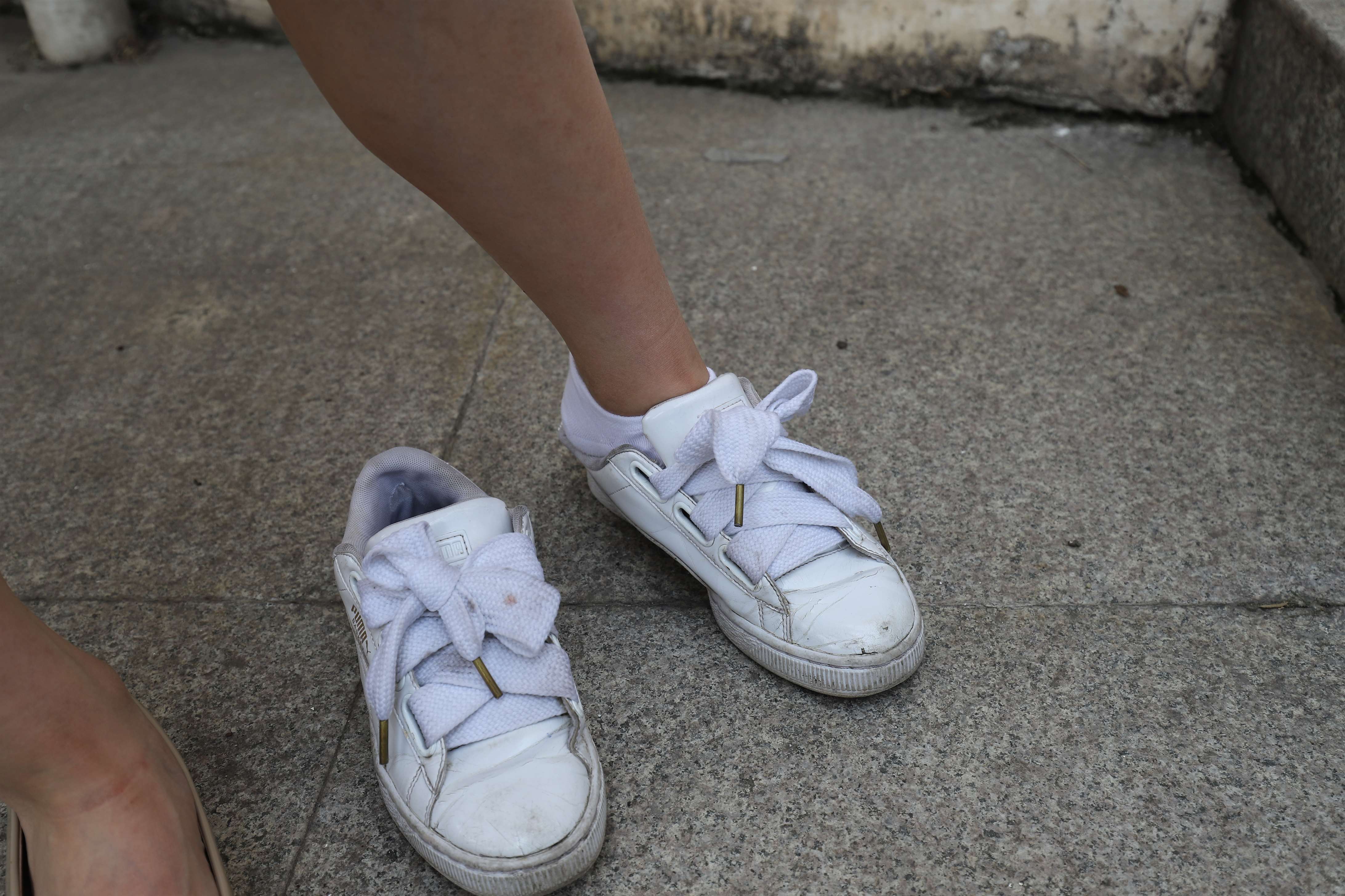 《校园板鞋の棉袜脚丫》作品图