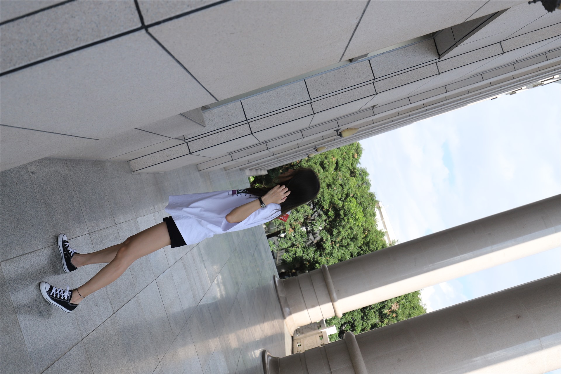 《长腿学姐船袜の裸足骑小黄车》作品图