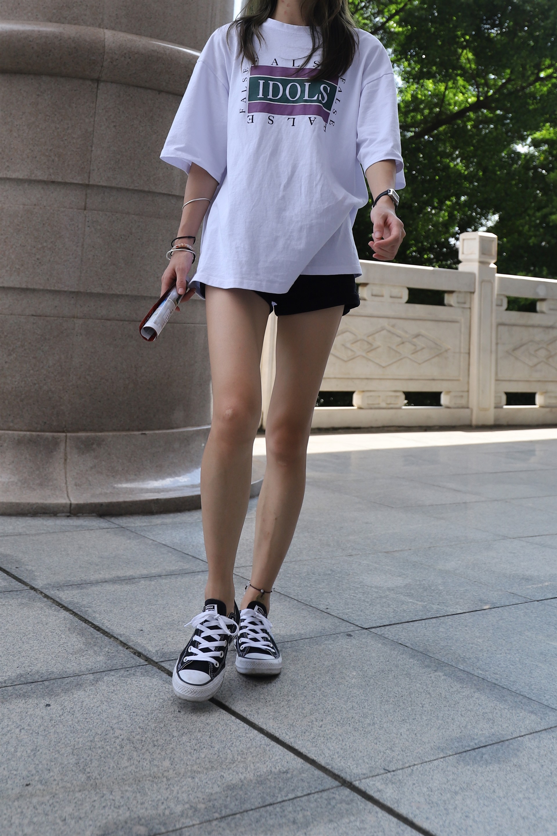 《长腿学姐船袜の裸足骑小黄车》作品图