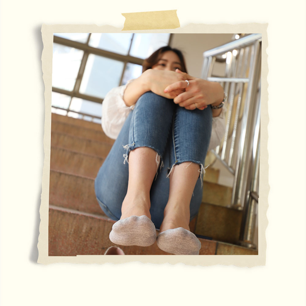 八分牛仔の发黄船袜脚丫
