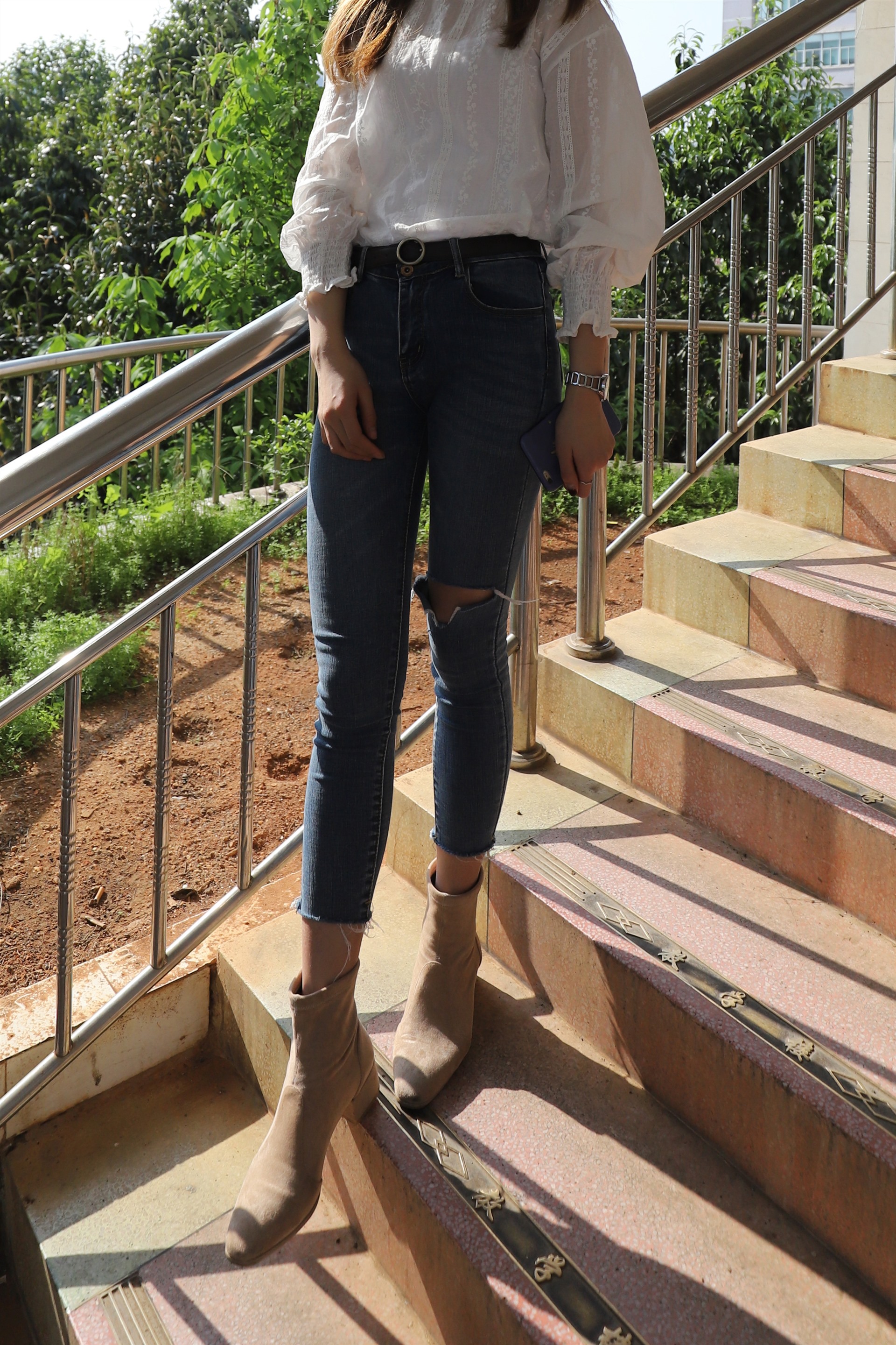 《八分牛仔の发黄船袜脚丫》作品图