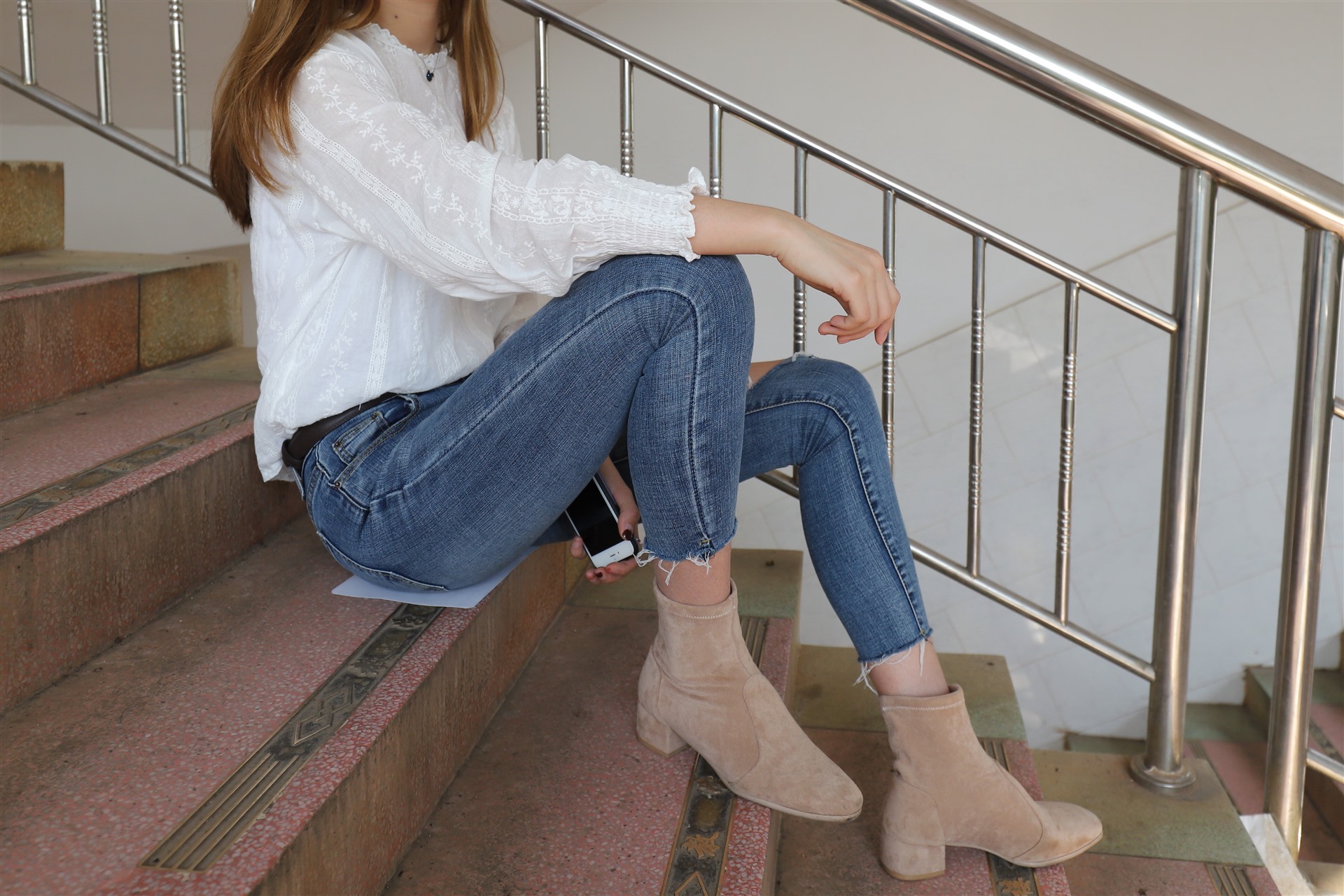 《八分牛仔の发黄船袜脚丫》作品图