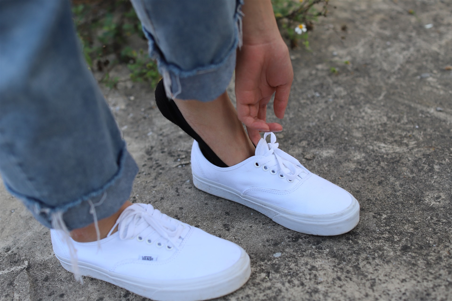 《校园姐妹花船袜脚丫》作品图