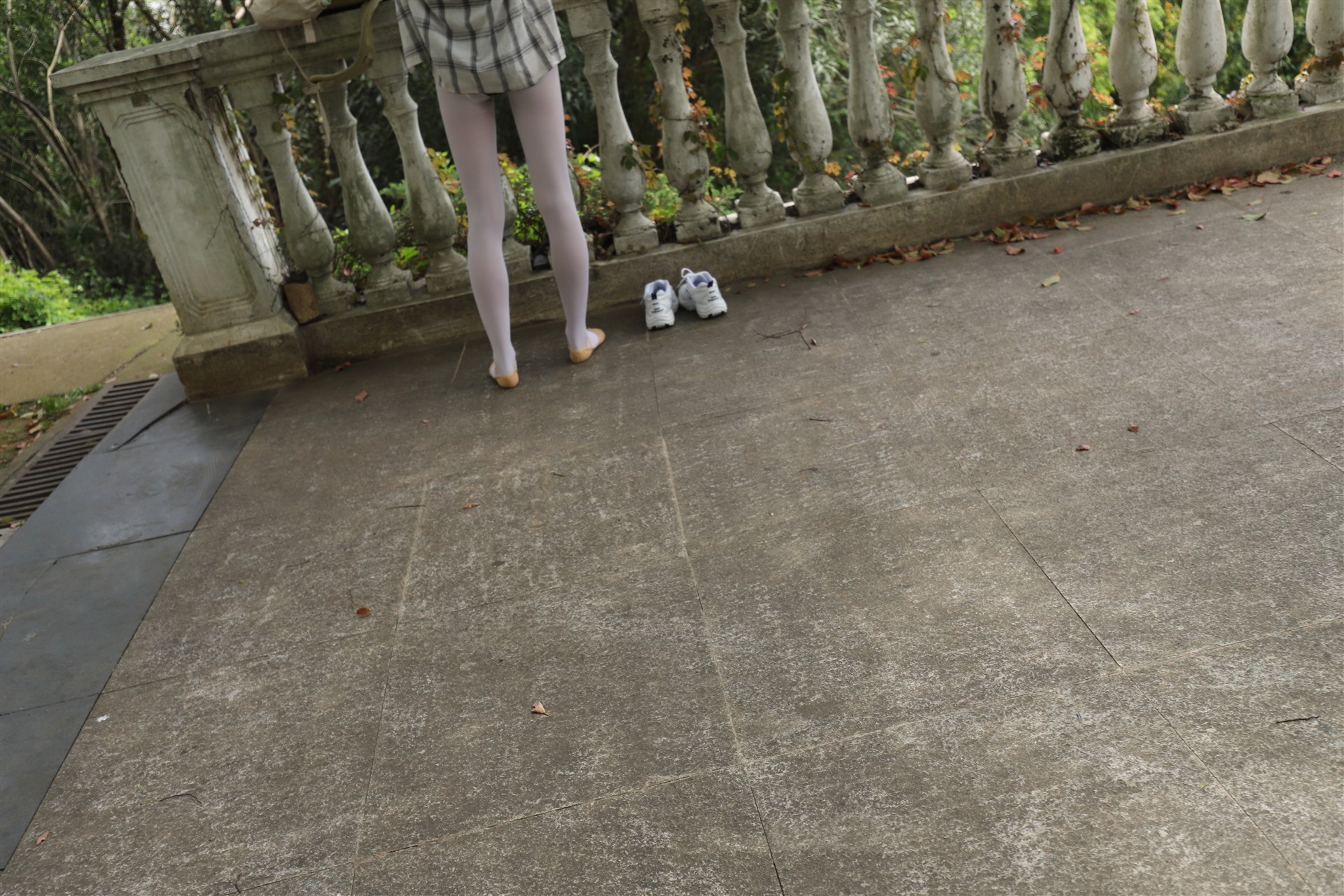 《学妹练舞丝袜脚丫》作品图