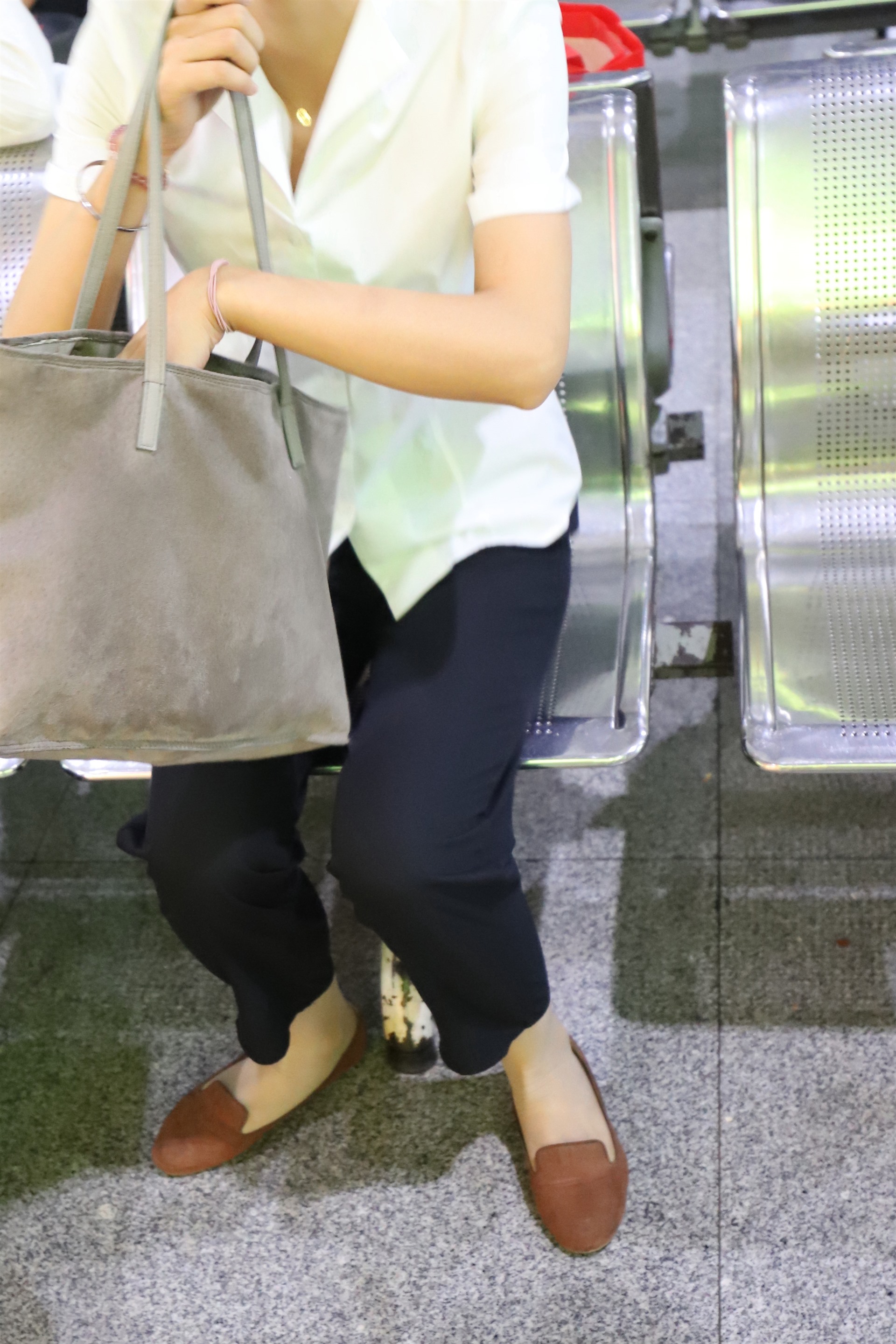 《赶火车的小姐姐+7个视频》作品图