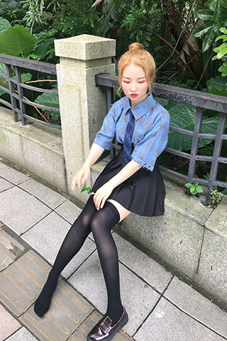 马路越拍小姐姐